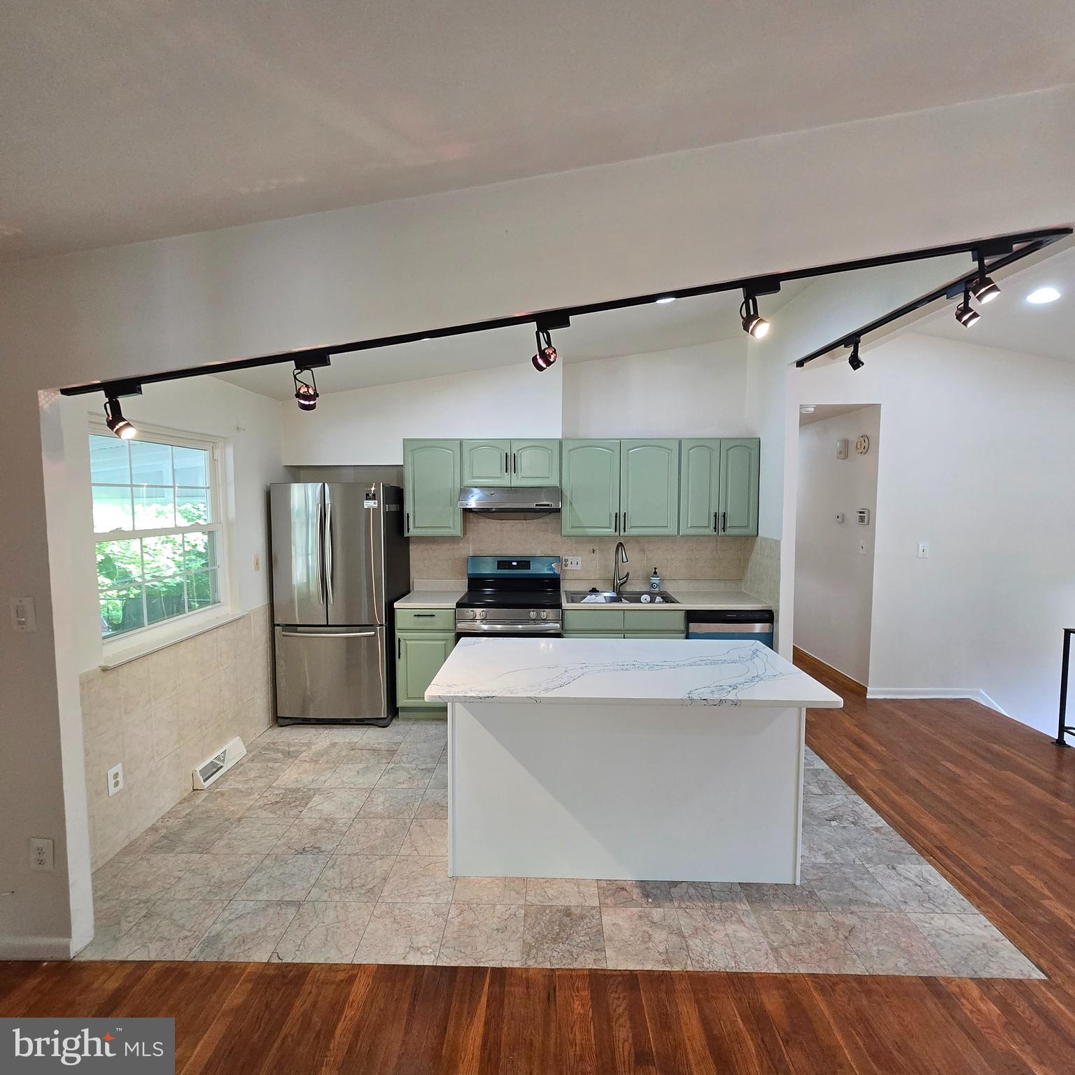 KINGS POINT - Residential