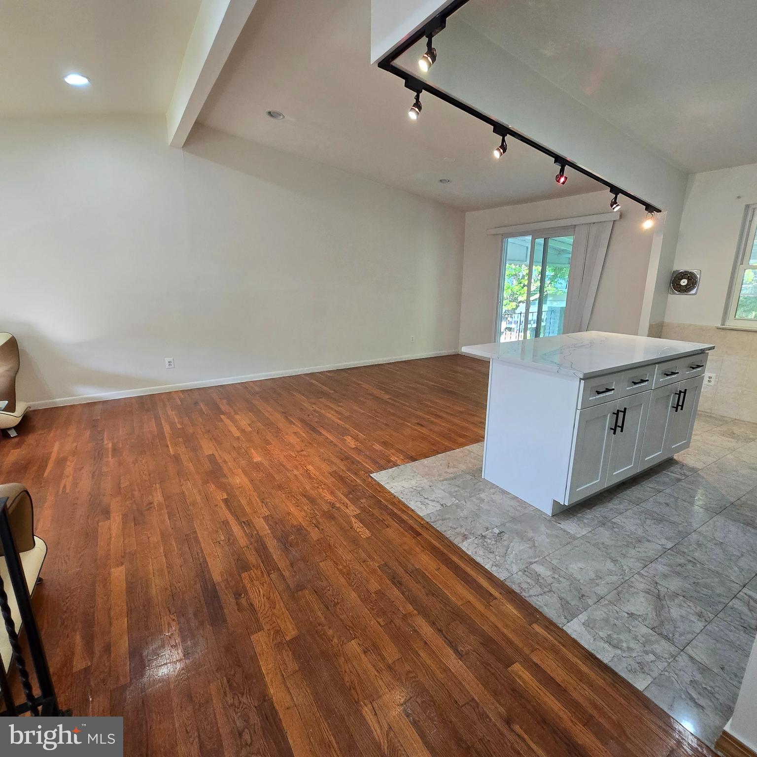 KINGS POINT - Residential