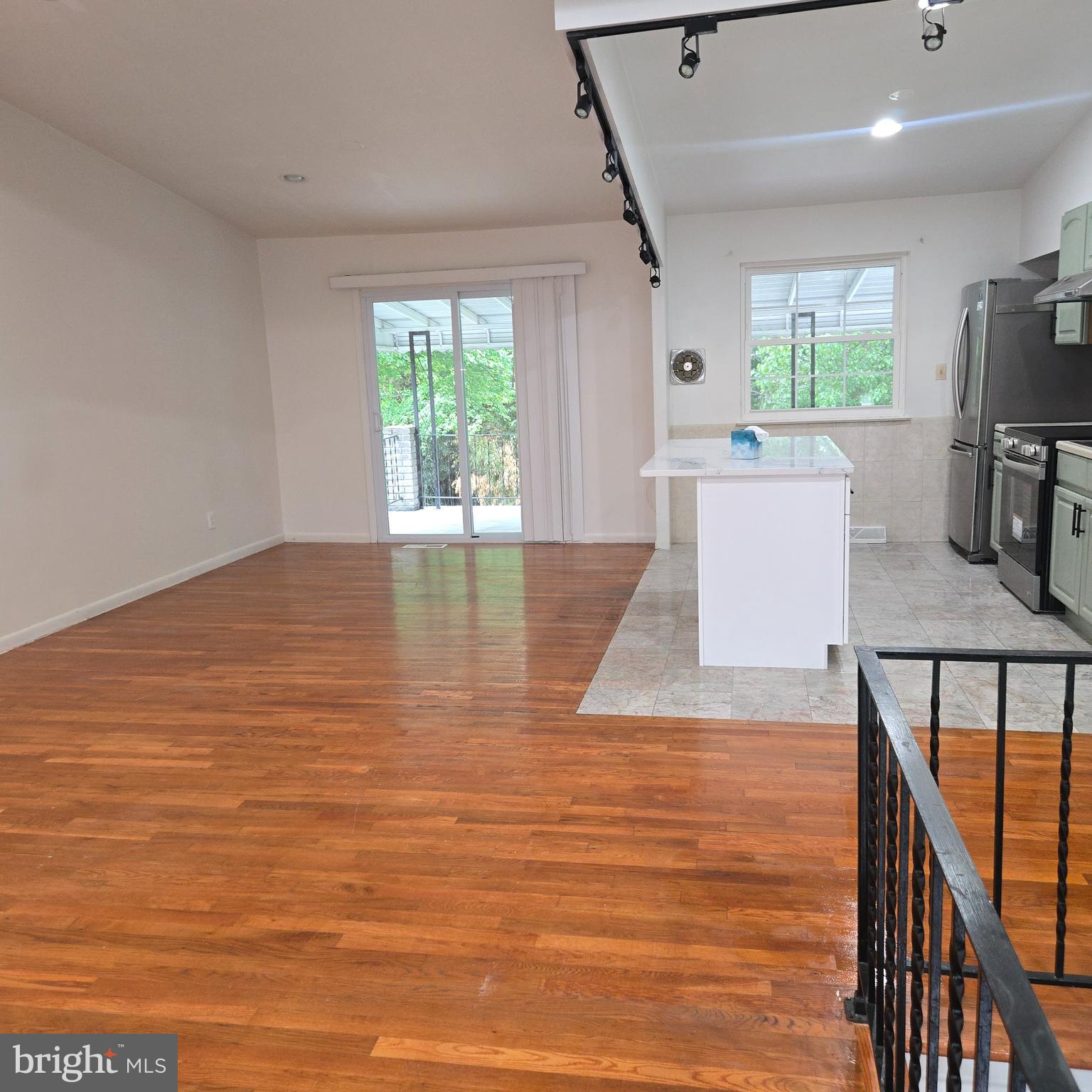 KINGS POINT - Residential