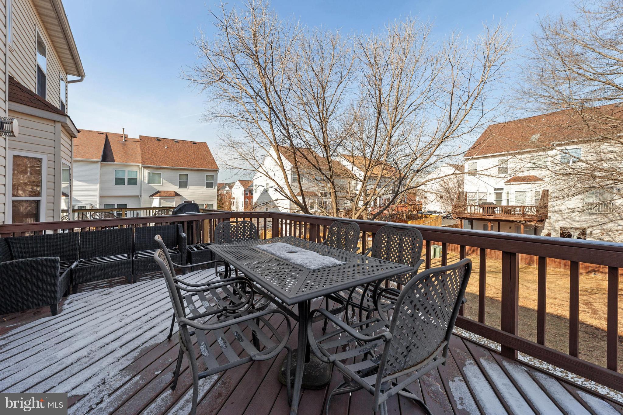 ISLAND CREEK - Residential