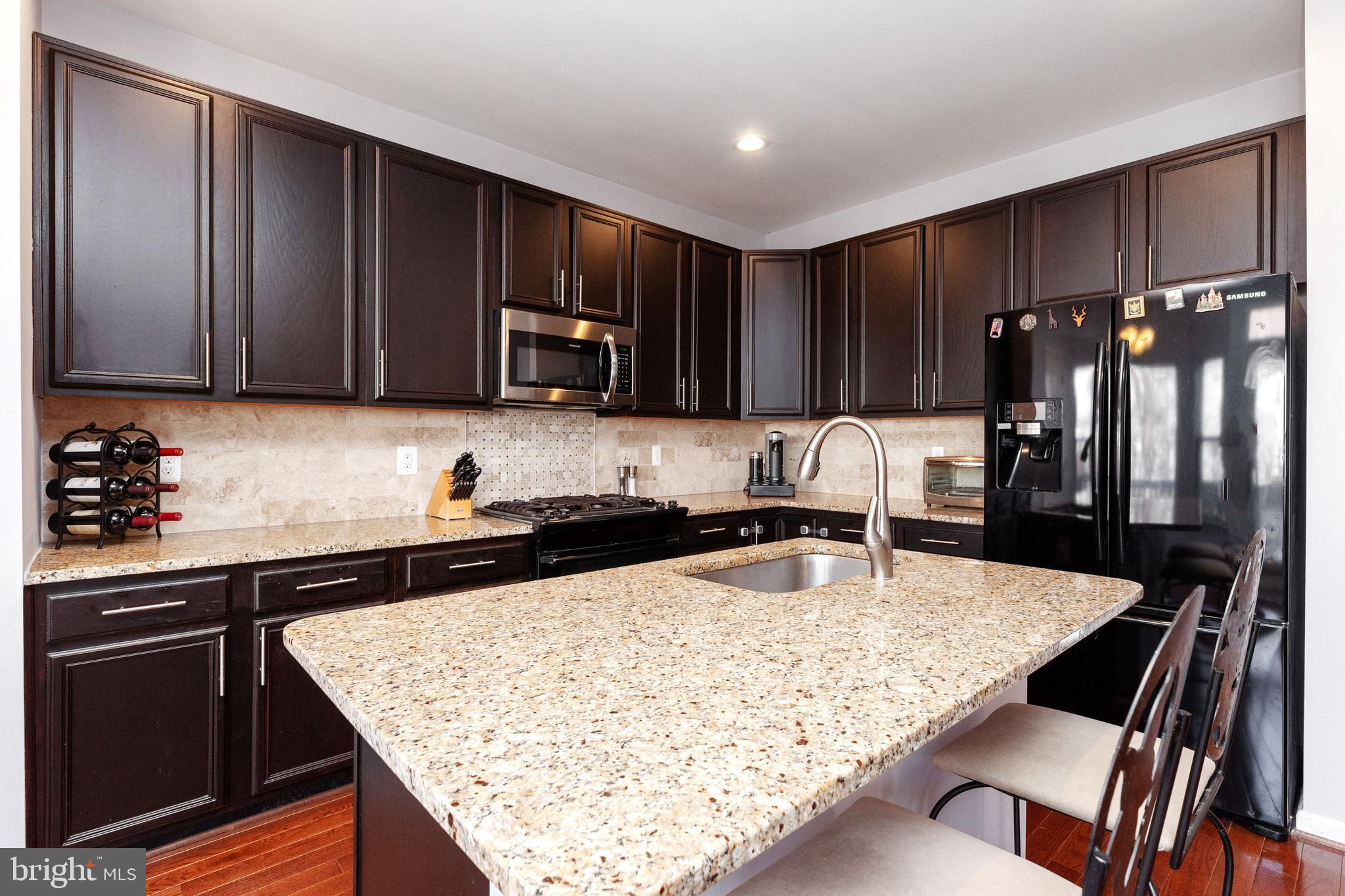 ISLAND CREEK - Residential