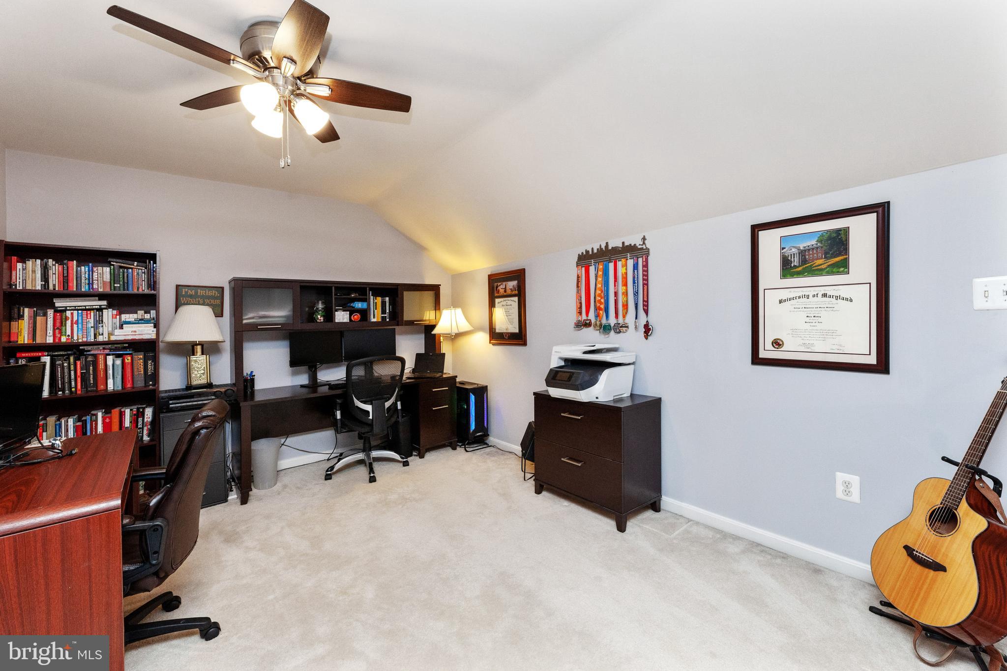 ISLAND CREEK - Residential