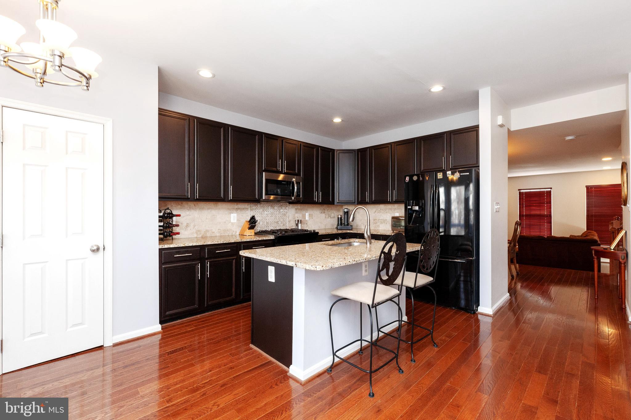 ISLAND CREEK - Residential