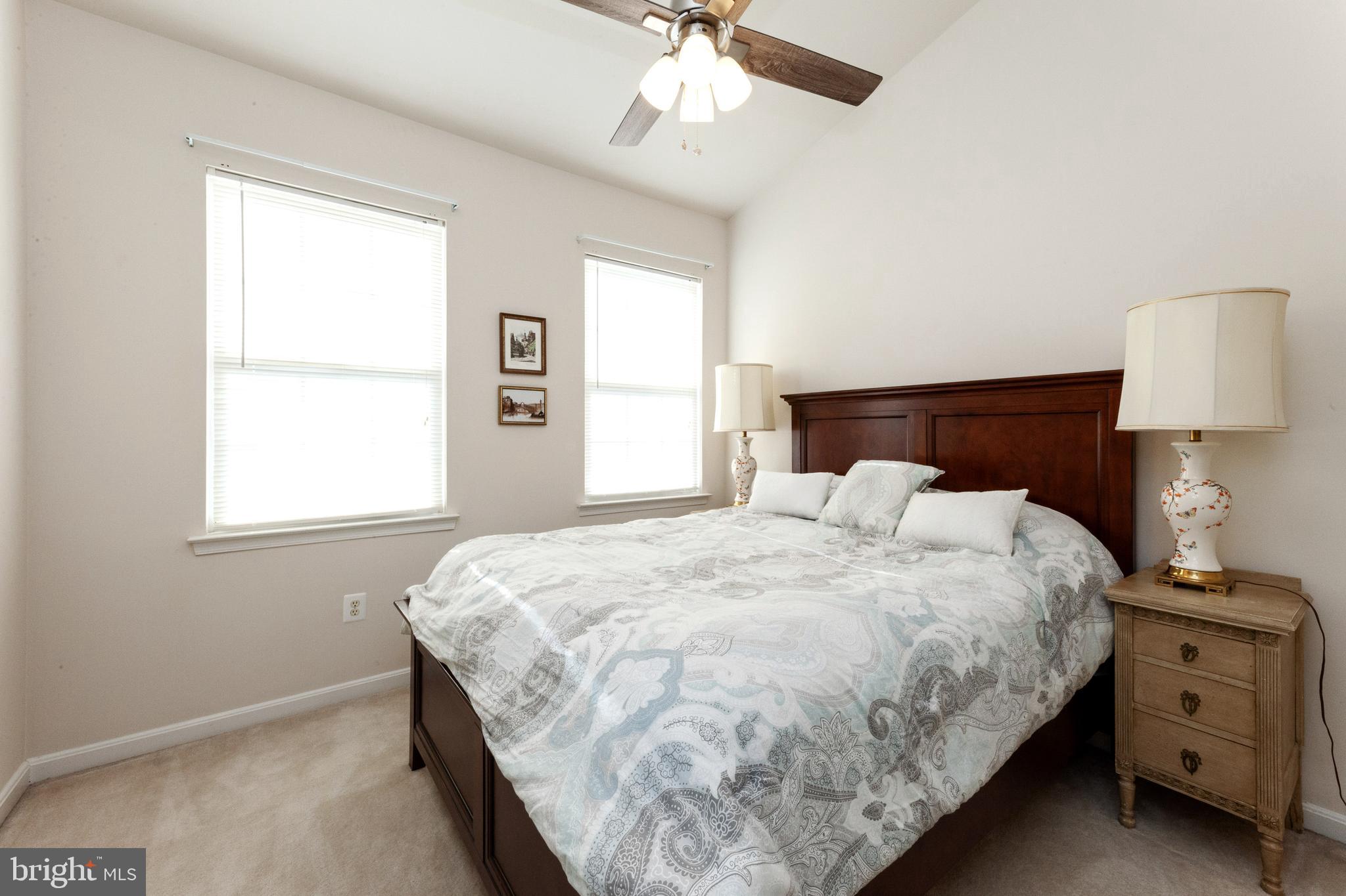 ISLAND CREEK - Residential