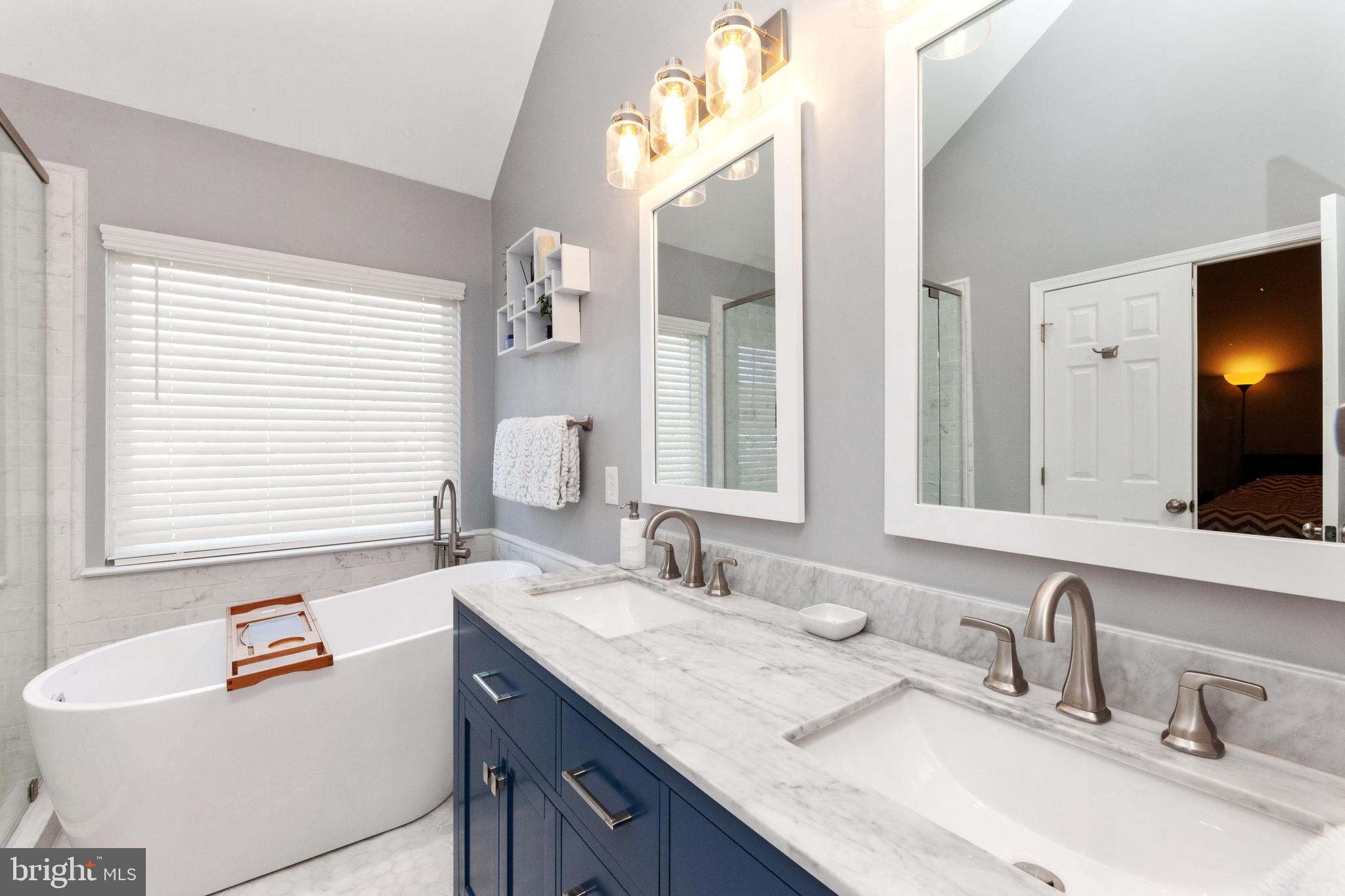 ISLAND CREEK - Residential