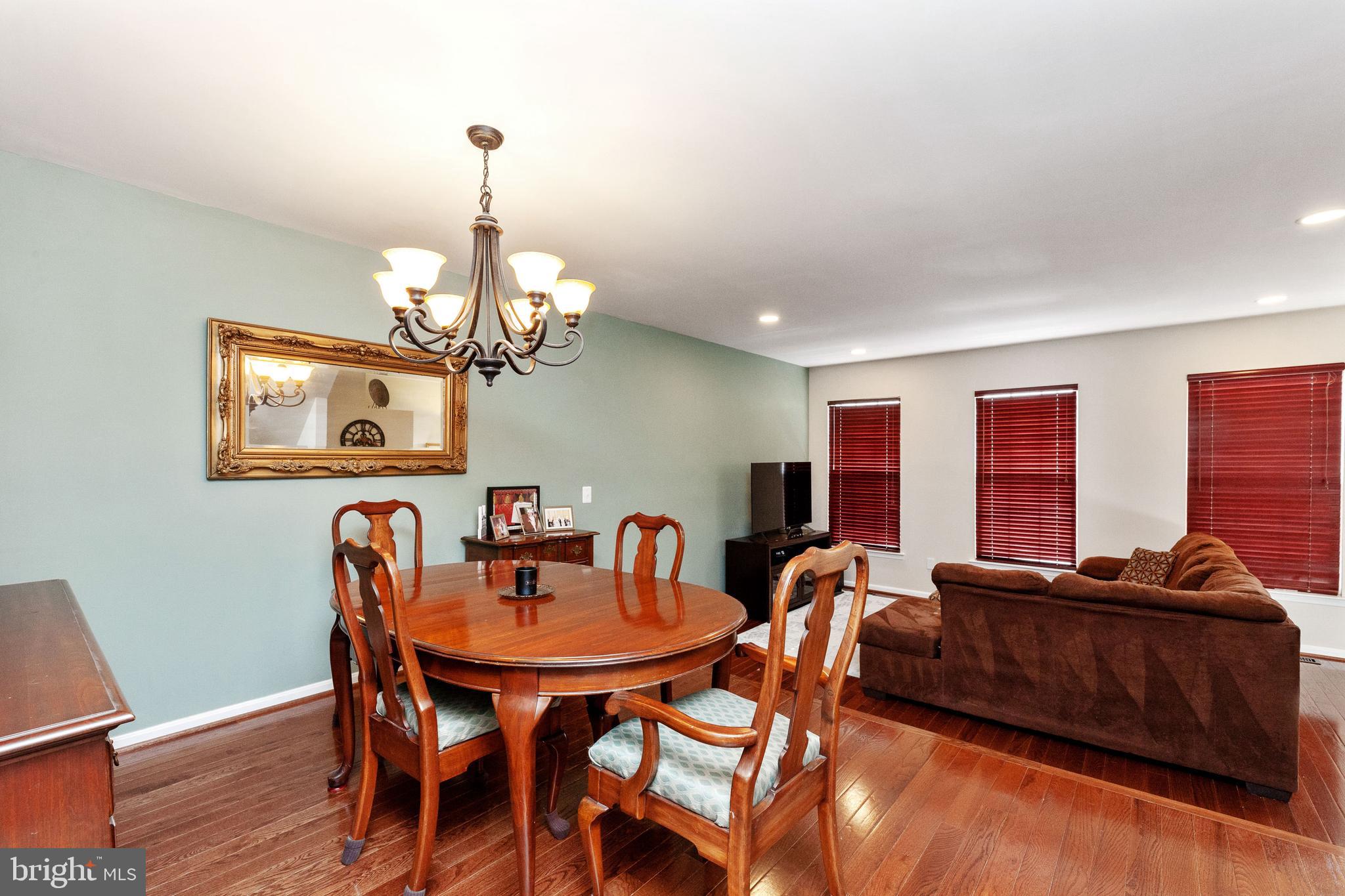 ISLAND CREEK - Residential