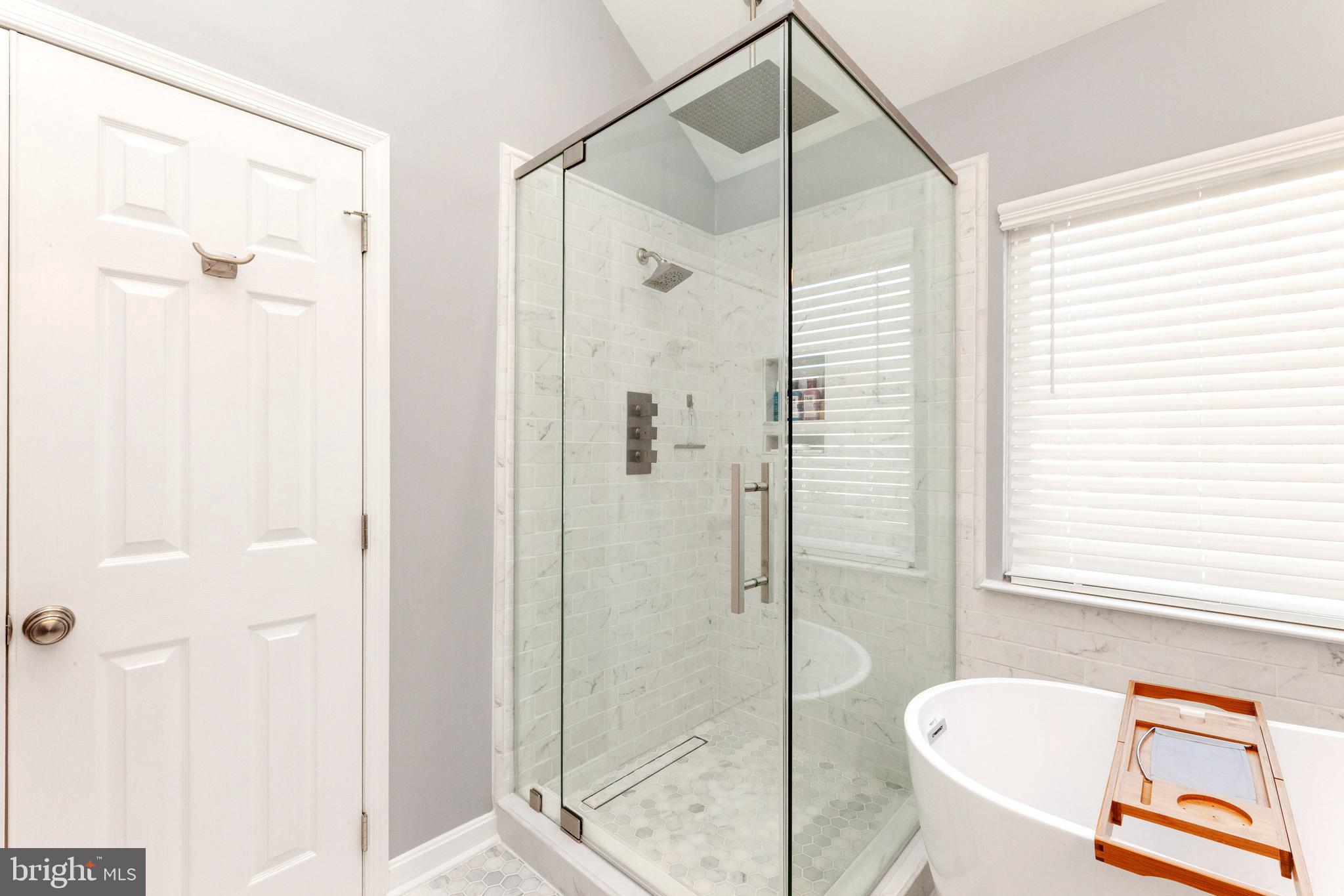 ISLAND CREEK - Residential