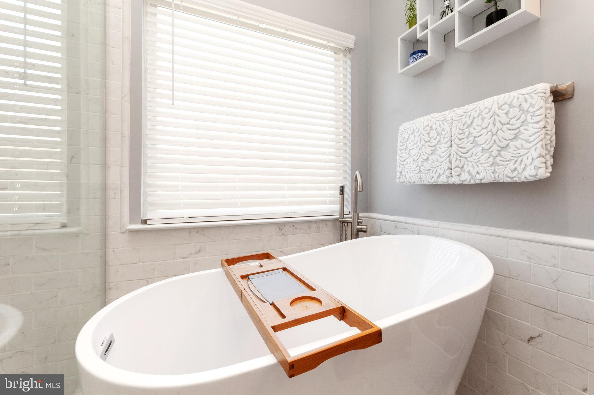 ISLAND CREEK - Residential