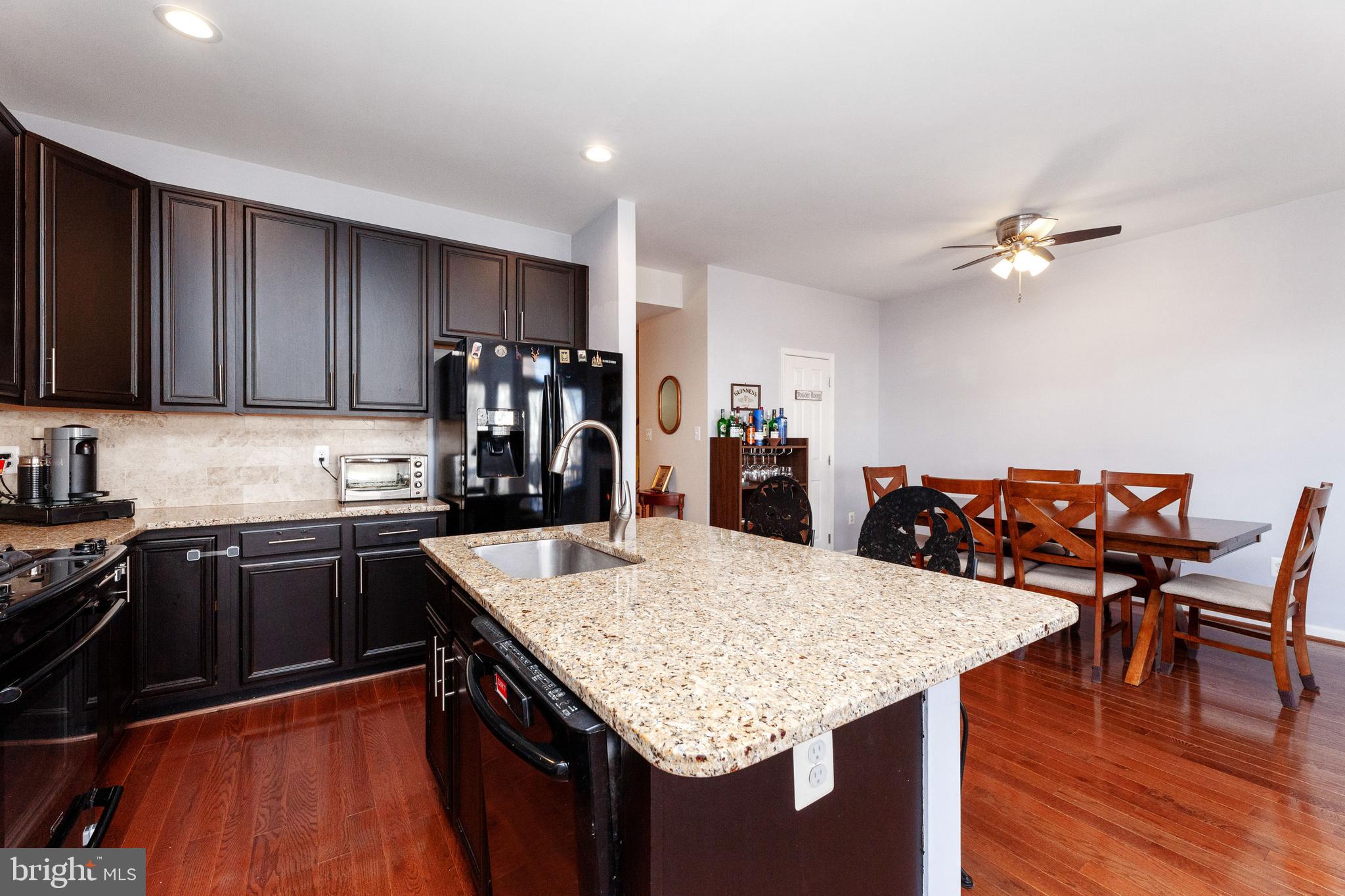 ISLAND CREEK - Residential