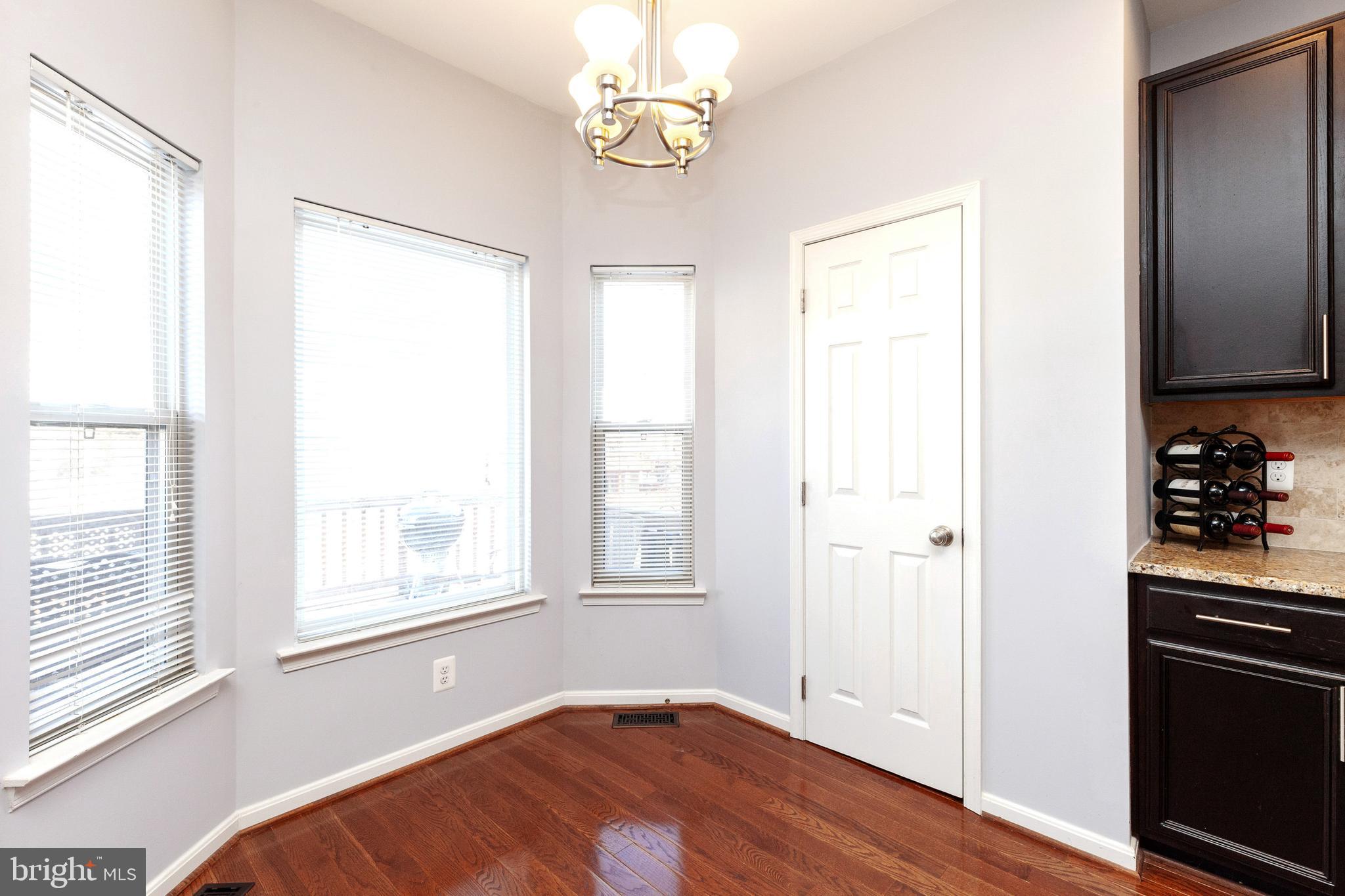 ISLAND CREEK - Residential