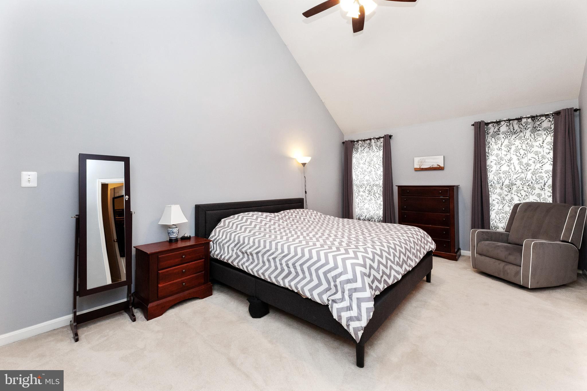 ISLAND CREEK - Residential