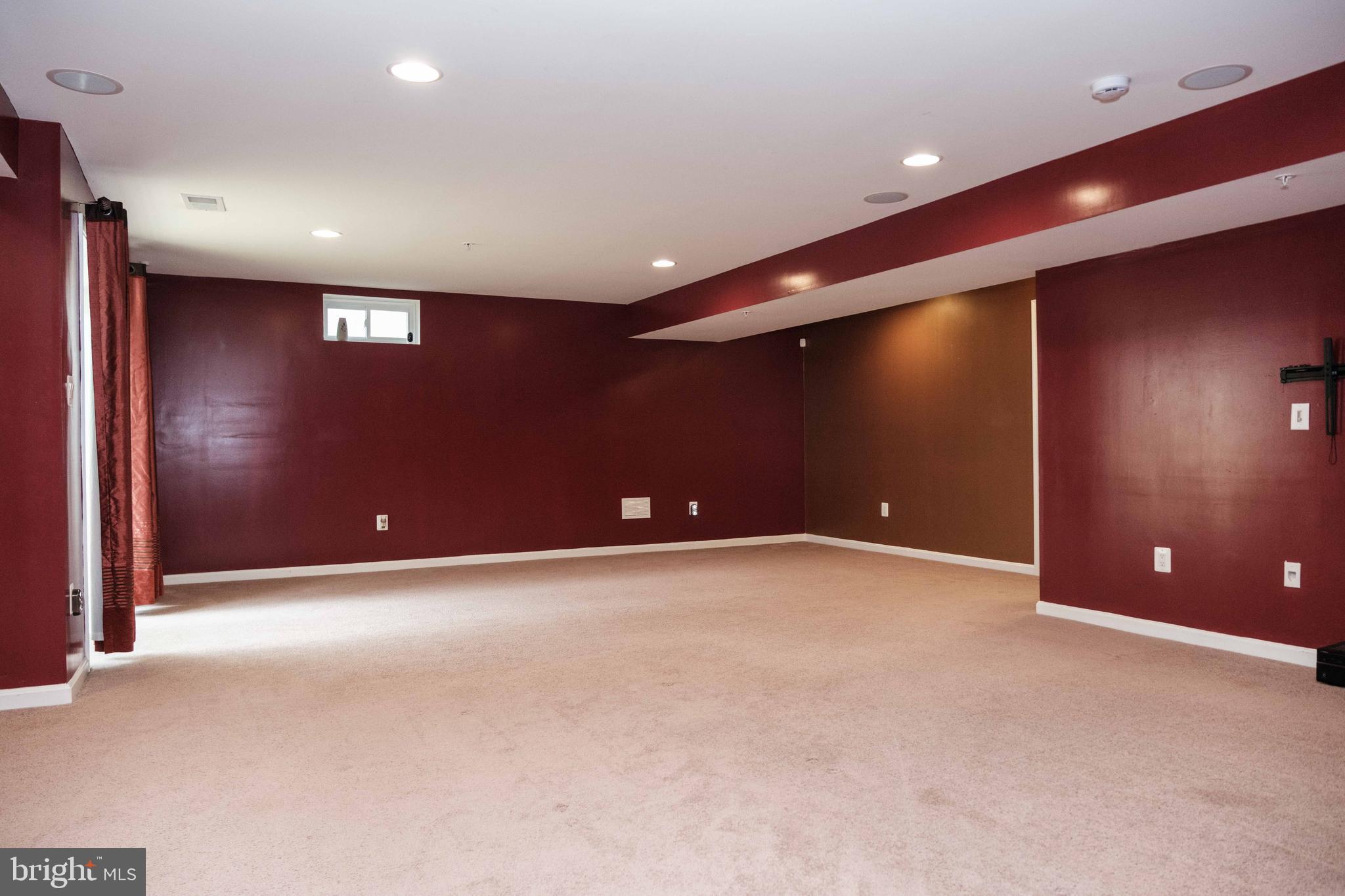 LEIGHLAND MEADOWS - Residential