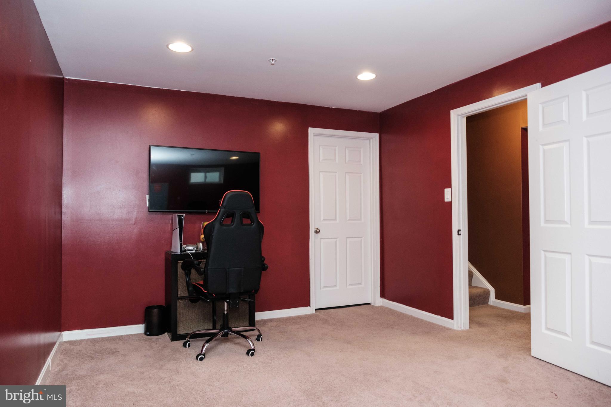 LEIGHLAND MEADOWS - Residential