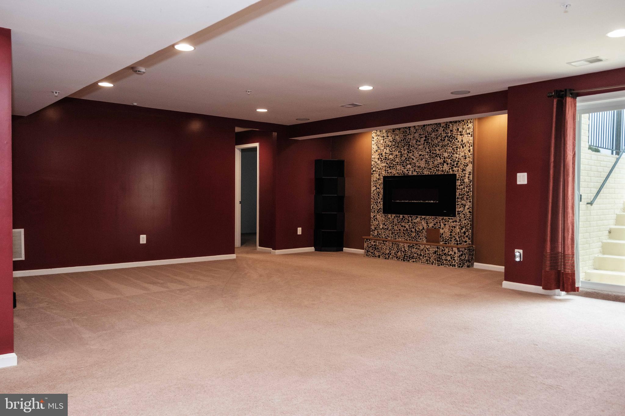 LEIGHLAND MEADOWS - Residential