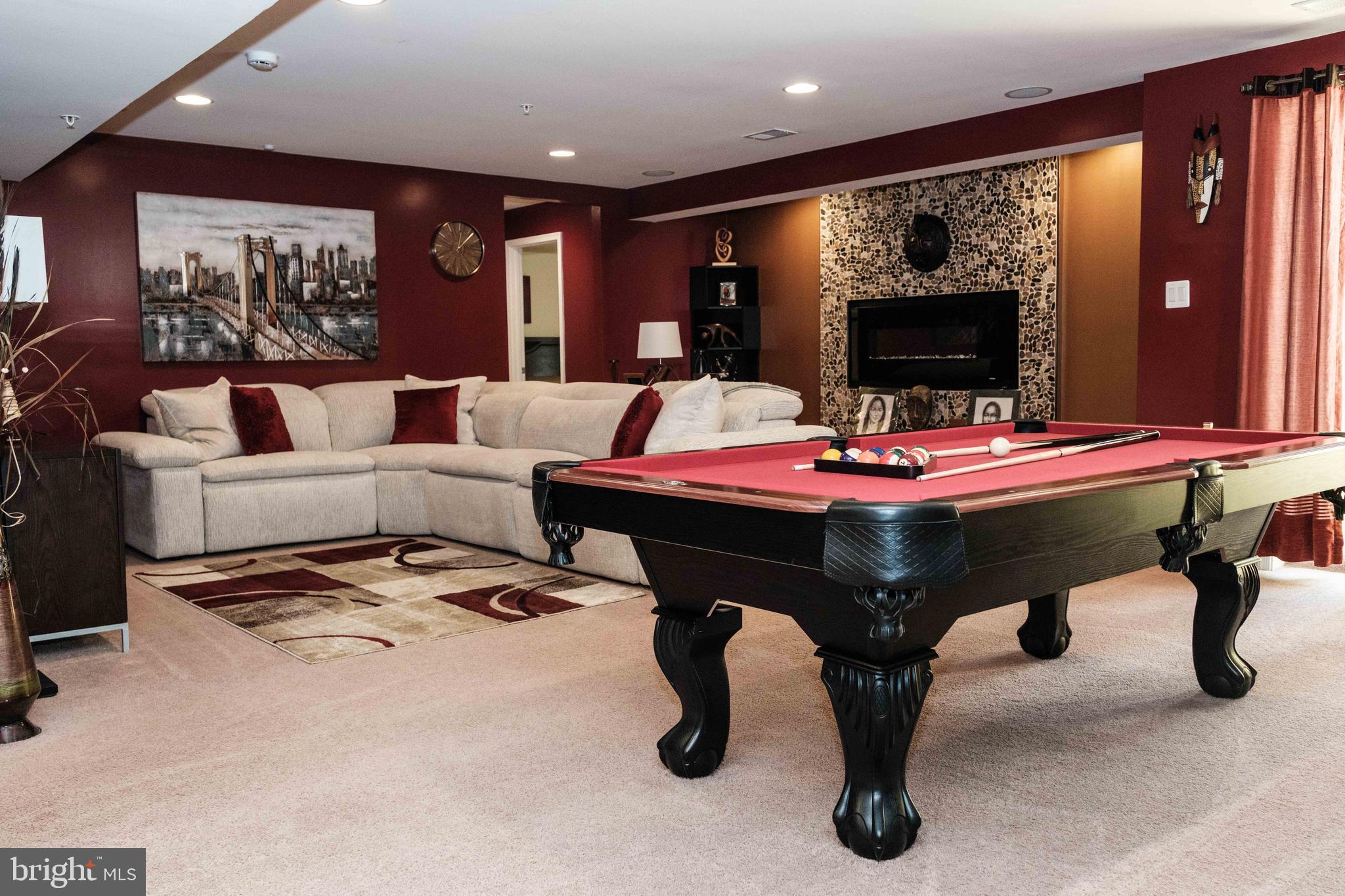 LEIGHLAND MEADOWS - Residential