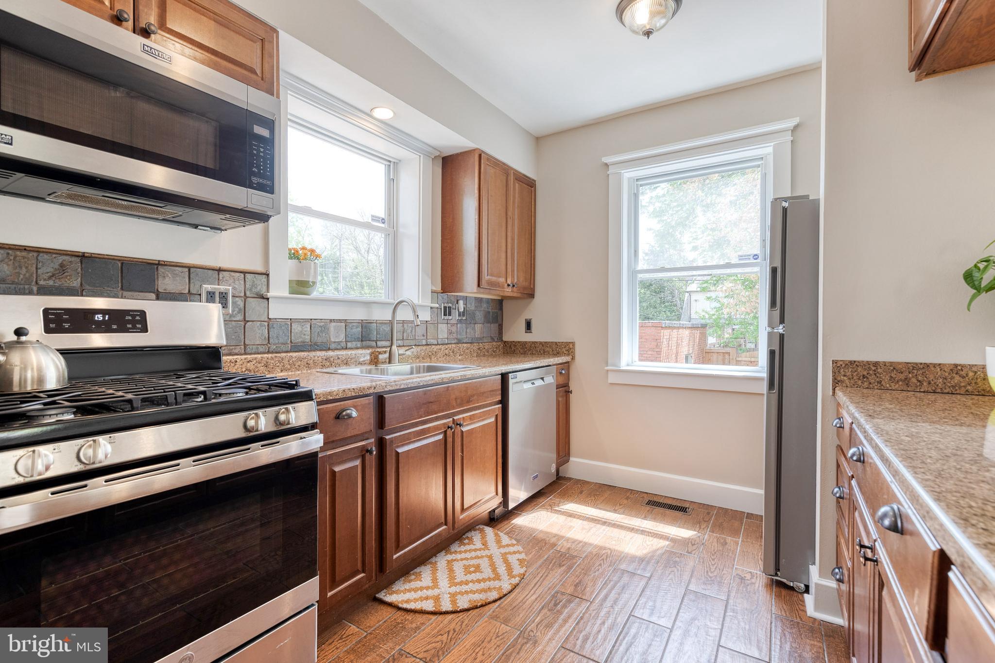 EDNOR GARDENS - LAKESIDE - Residential