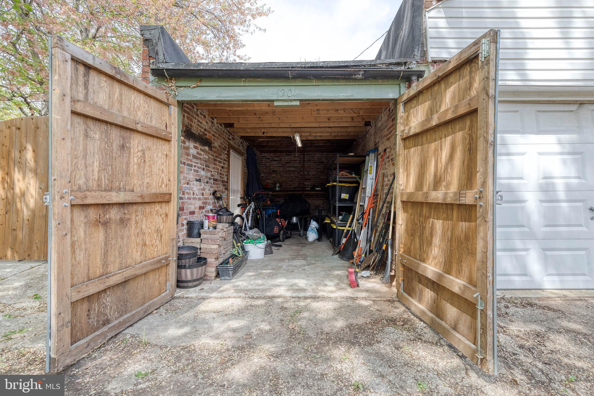 EDNOR GARDENS - LAKESIDE - Residential