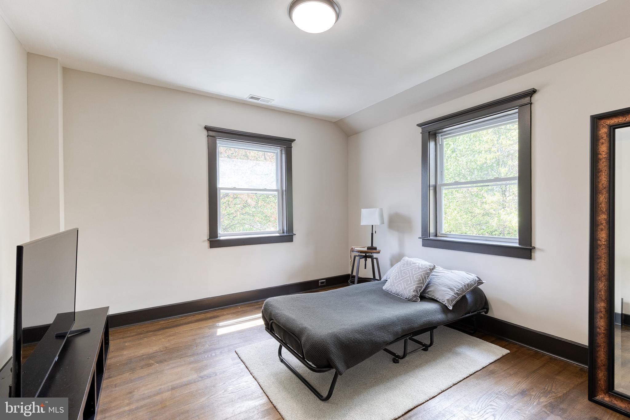 EDNOR GARDENS - LAKESIDE - Residential