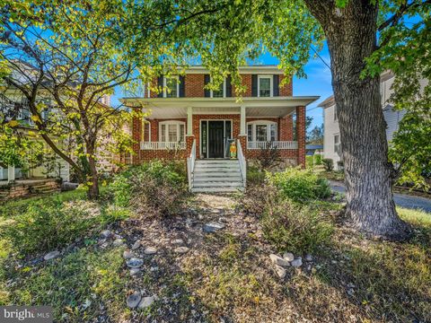 9872 WINCHESTER AVENUE BUNKER HILL WV 25413