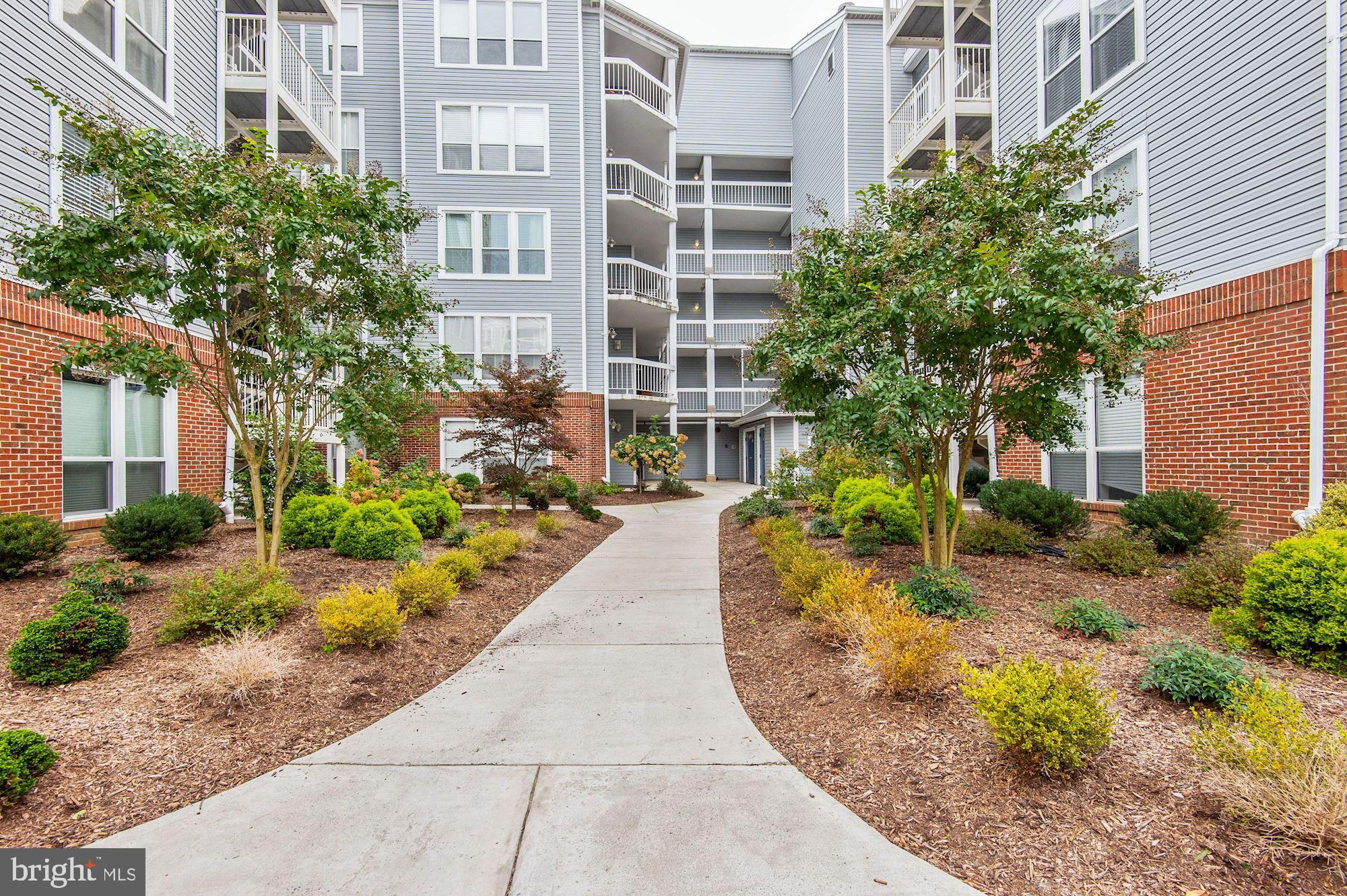 THE FOUR WINDS AT OAKTON - Residential