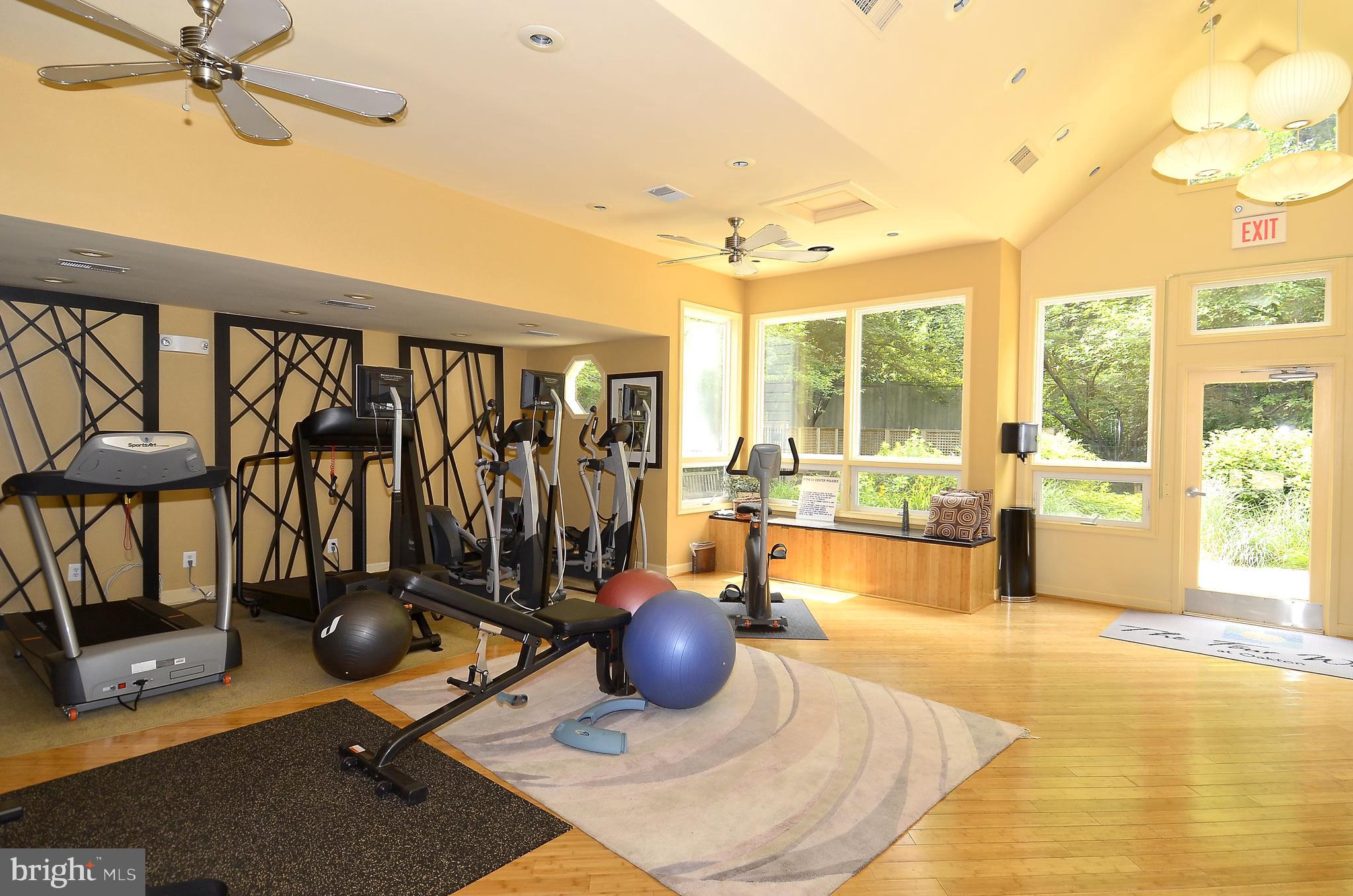 THE FOUR WINDS AT OAKTON - Residential