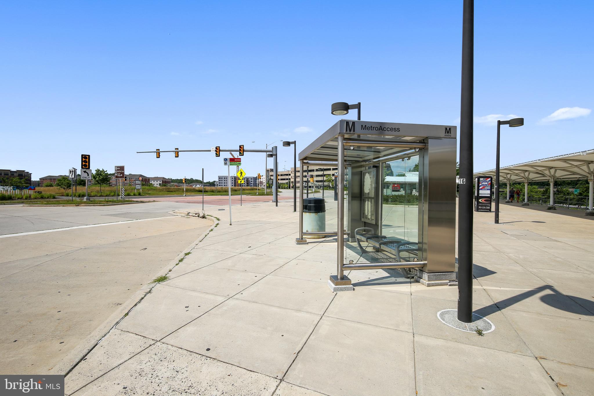 THE FOUR WINDS AT OAKTON - Residential