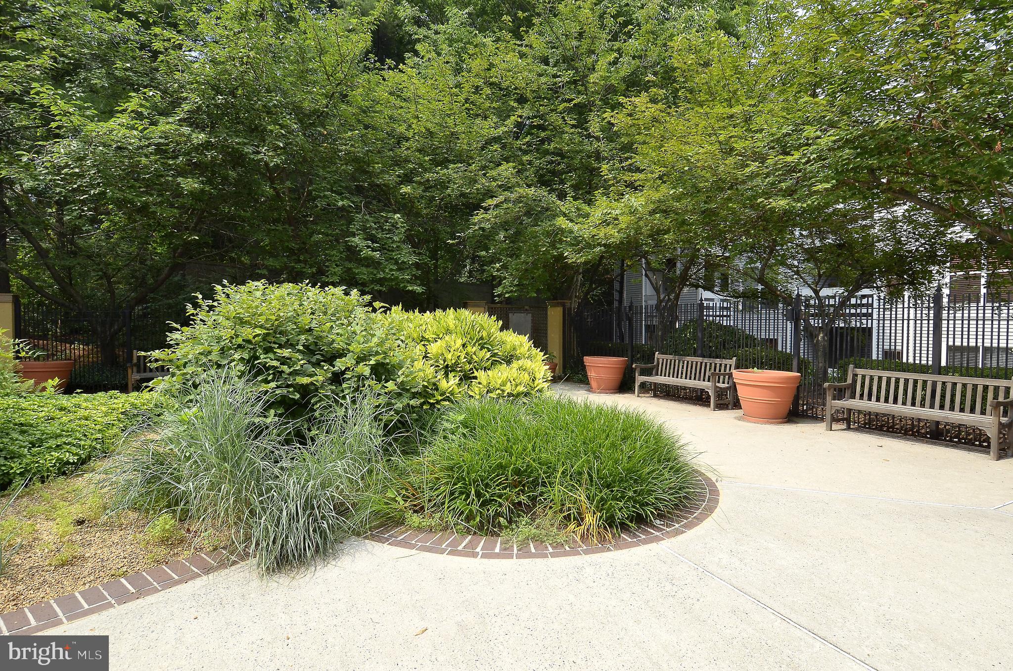 THE FOUR WINDS AT OAKTON - Residential