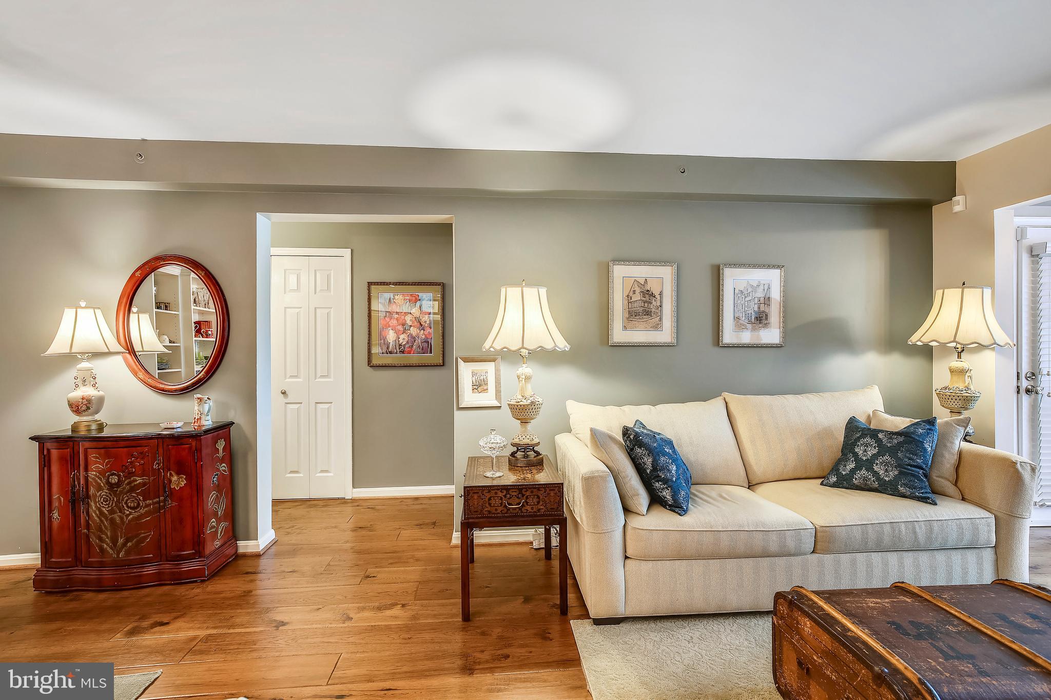 THE FOUR WINDS AT OAKTON - Residential