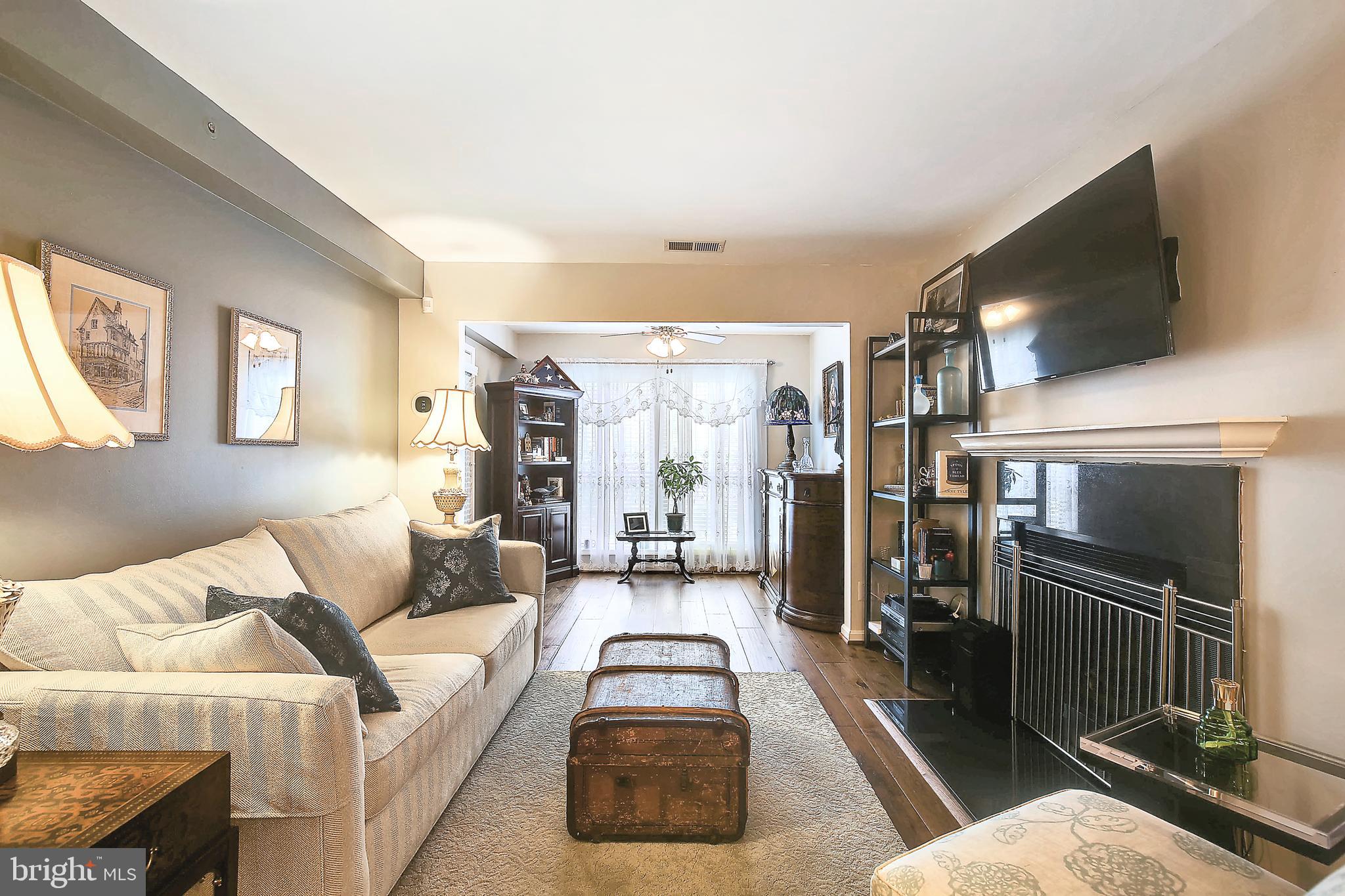 THE FOUR WINDS AT OAKTON - Residential