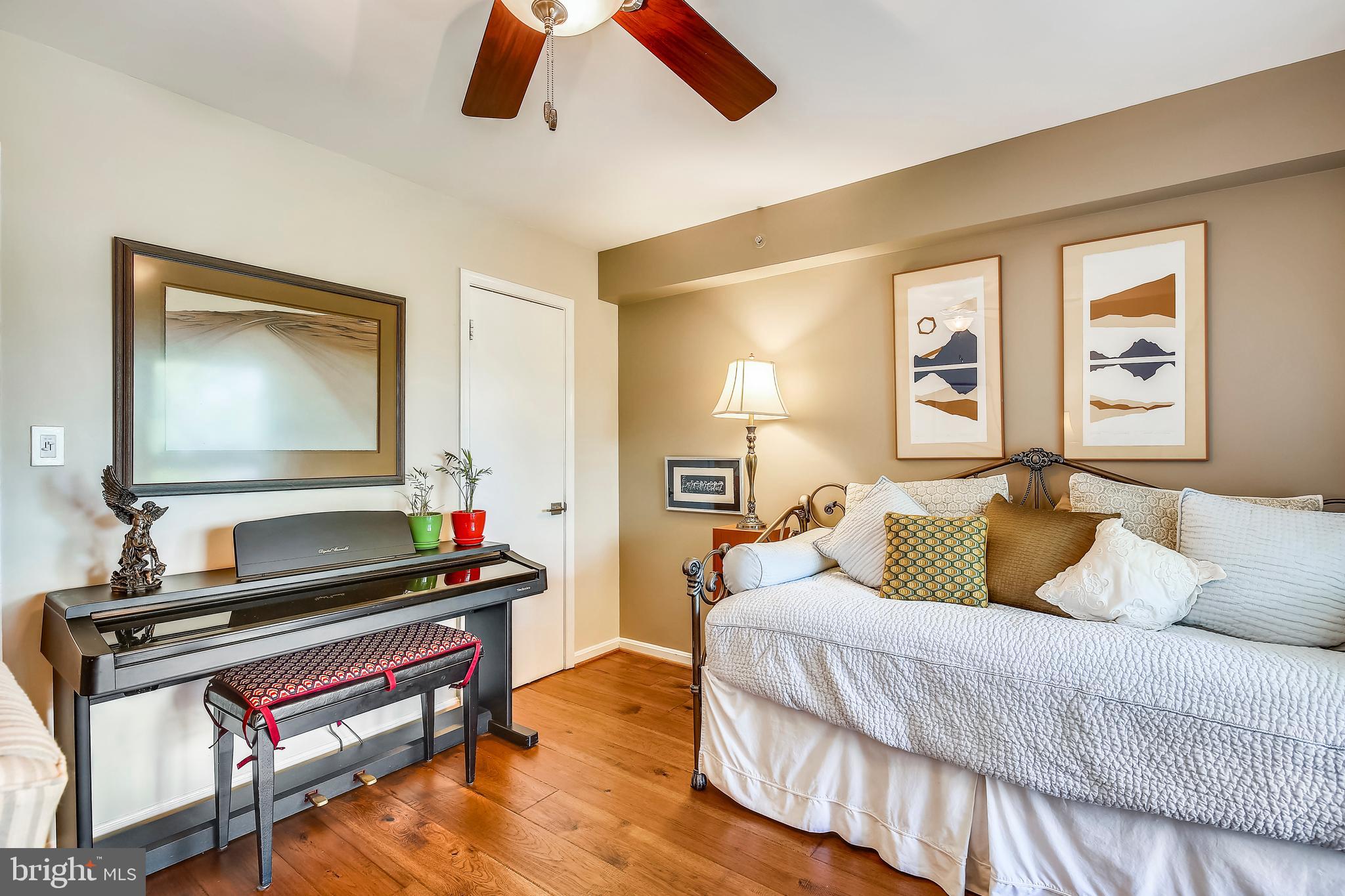 THE FOUR WINDS AT OAKTON - Residential