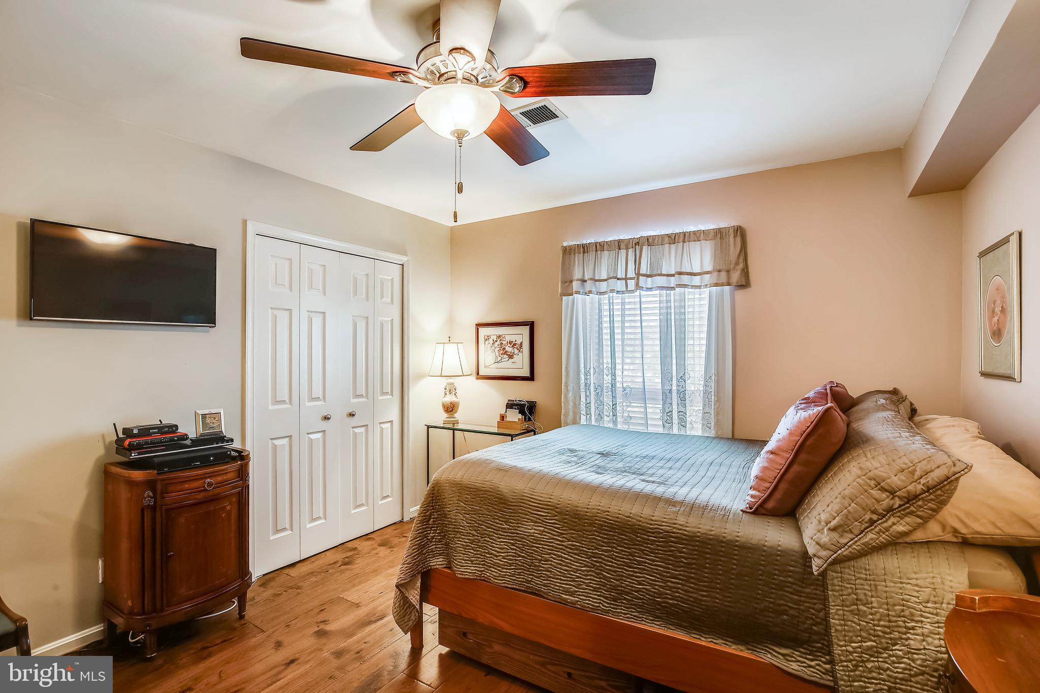 THE FOUR WINDS AT OAKTON - Residential