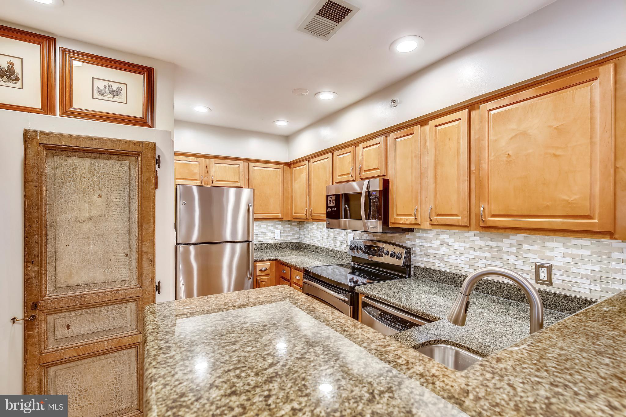 THE FOUR WINDS AT OAKTON - Residential