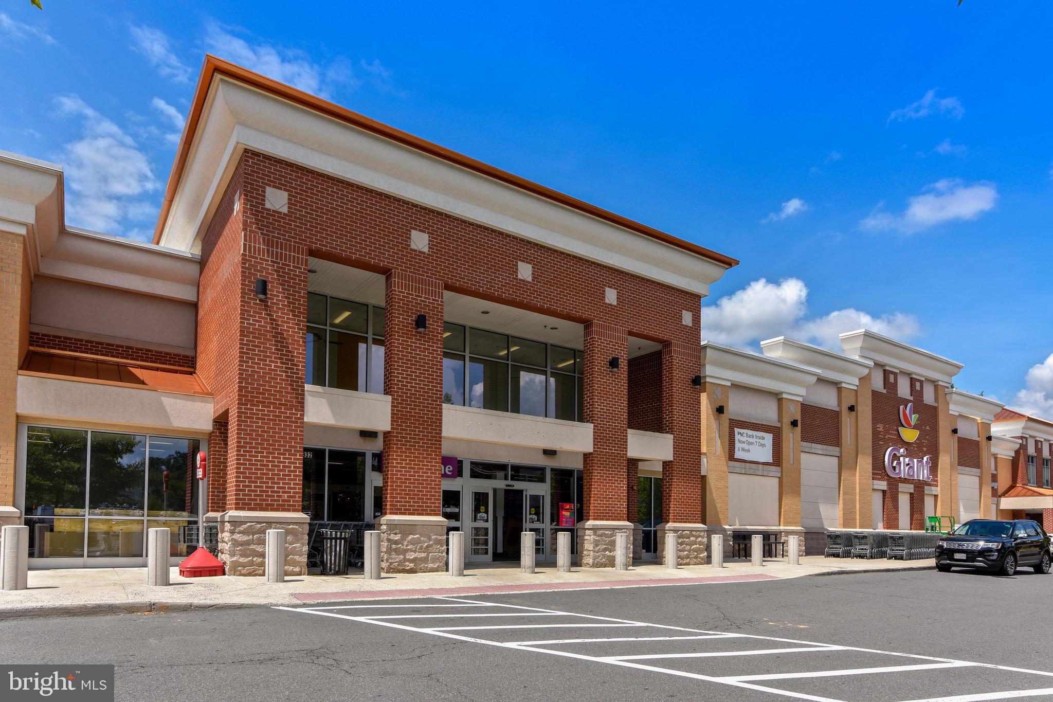 THE FOUR WINDS AT OAKTON - Residential