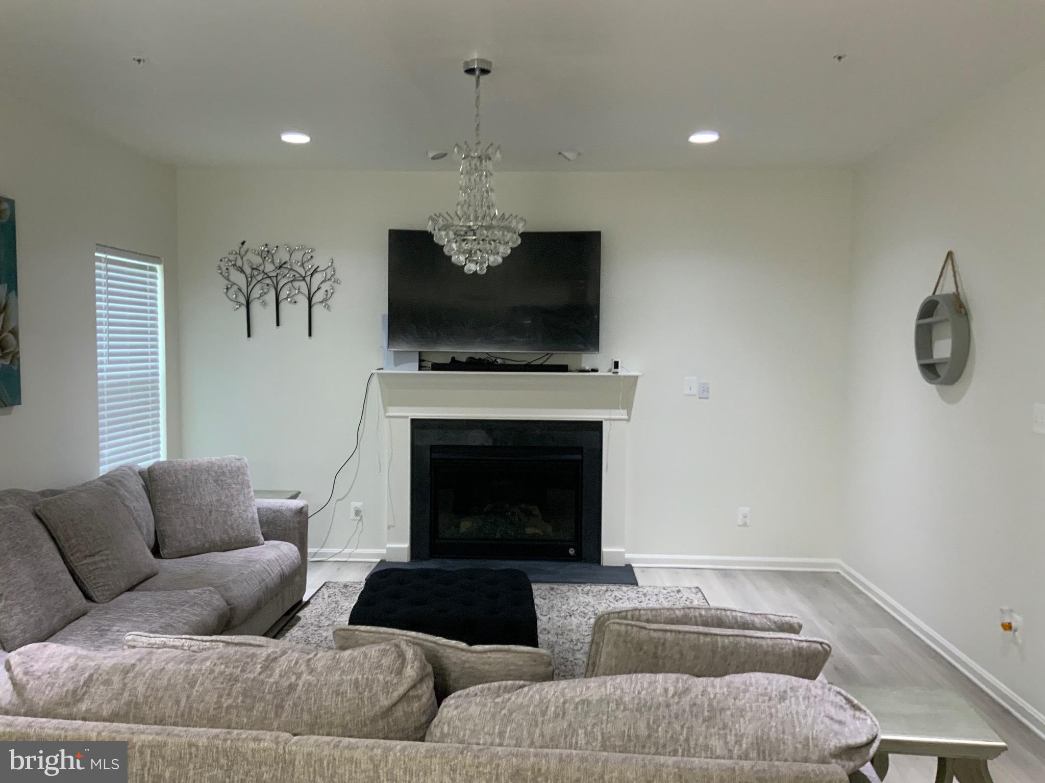 FOREST OAKS - Residential