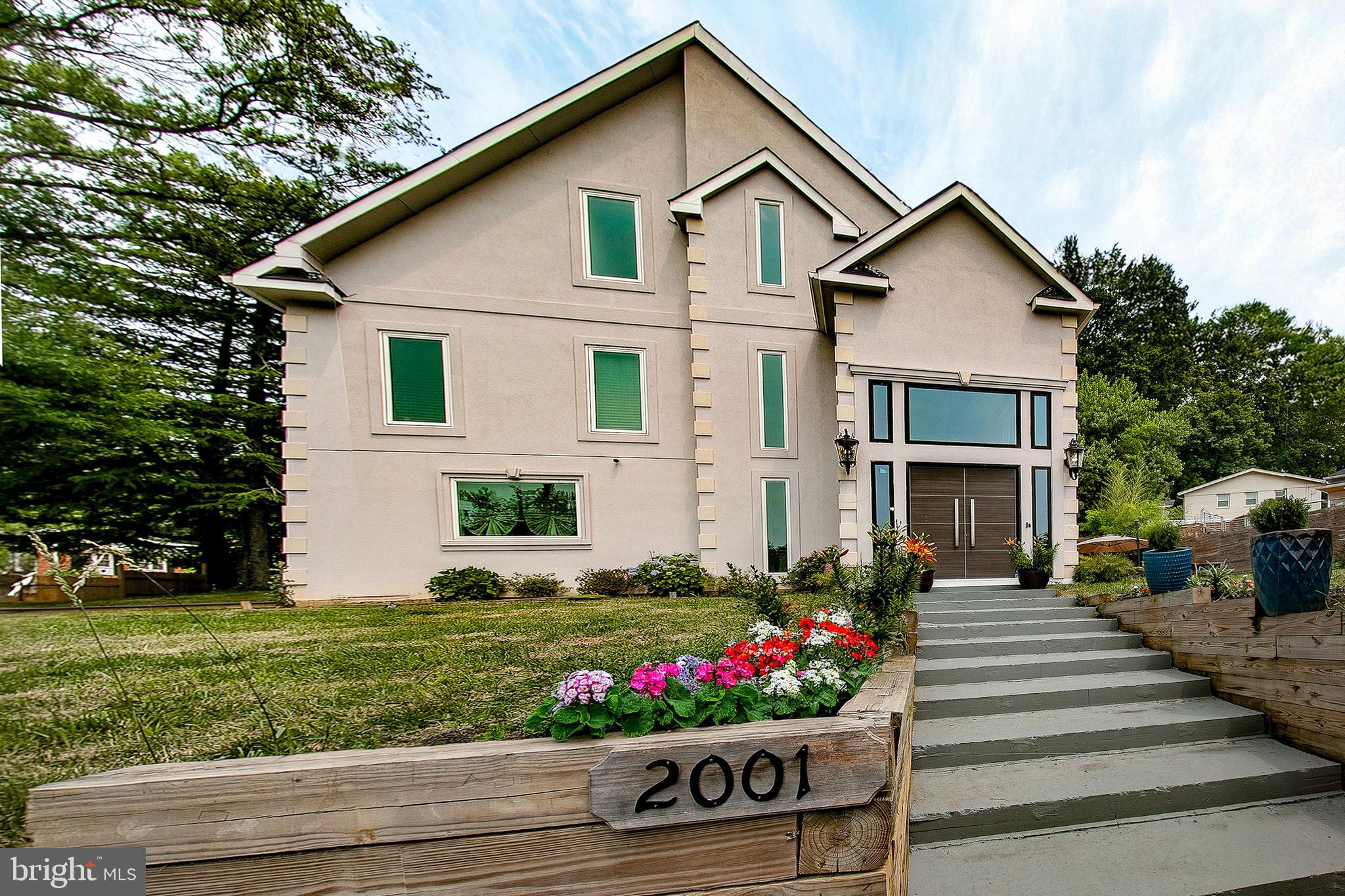 2001 ARMY NAVY DRIVE