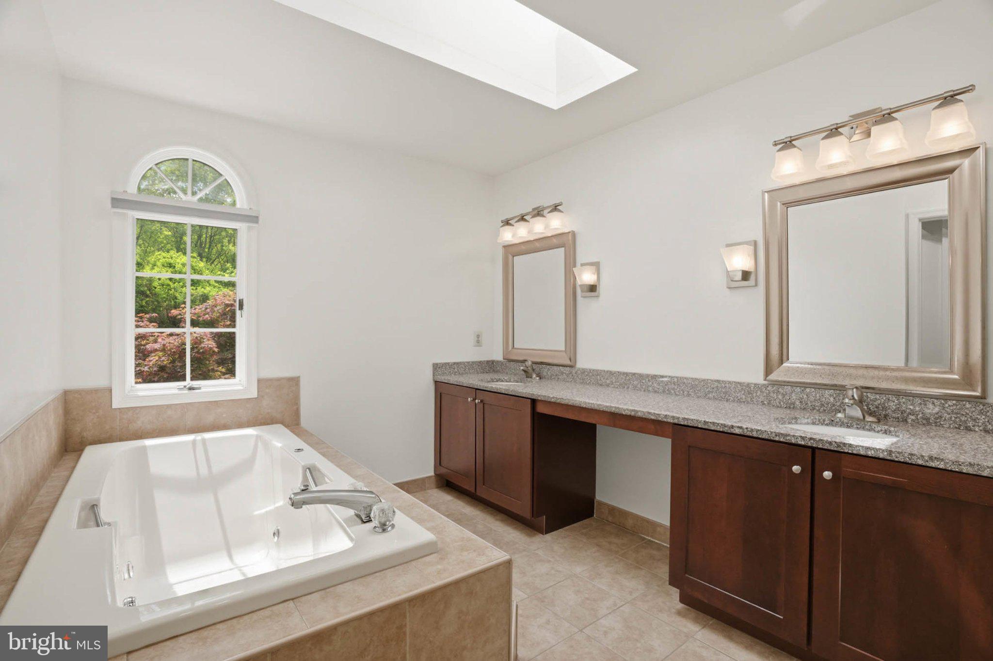 GREEN HILL MANOR - Residential