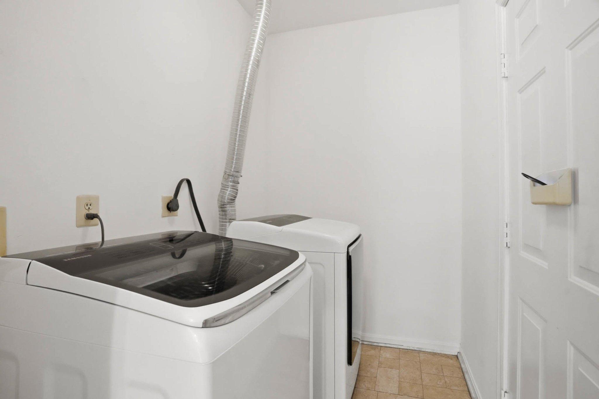 GREEN HILL MANOR - Residential