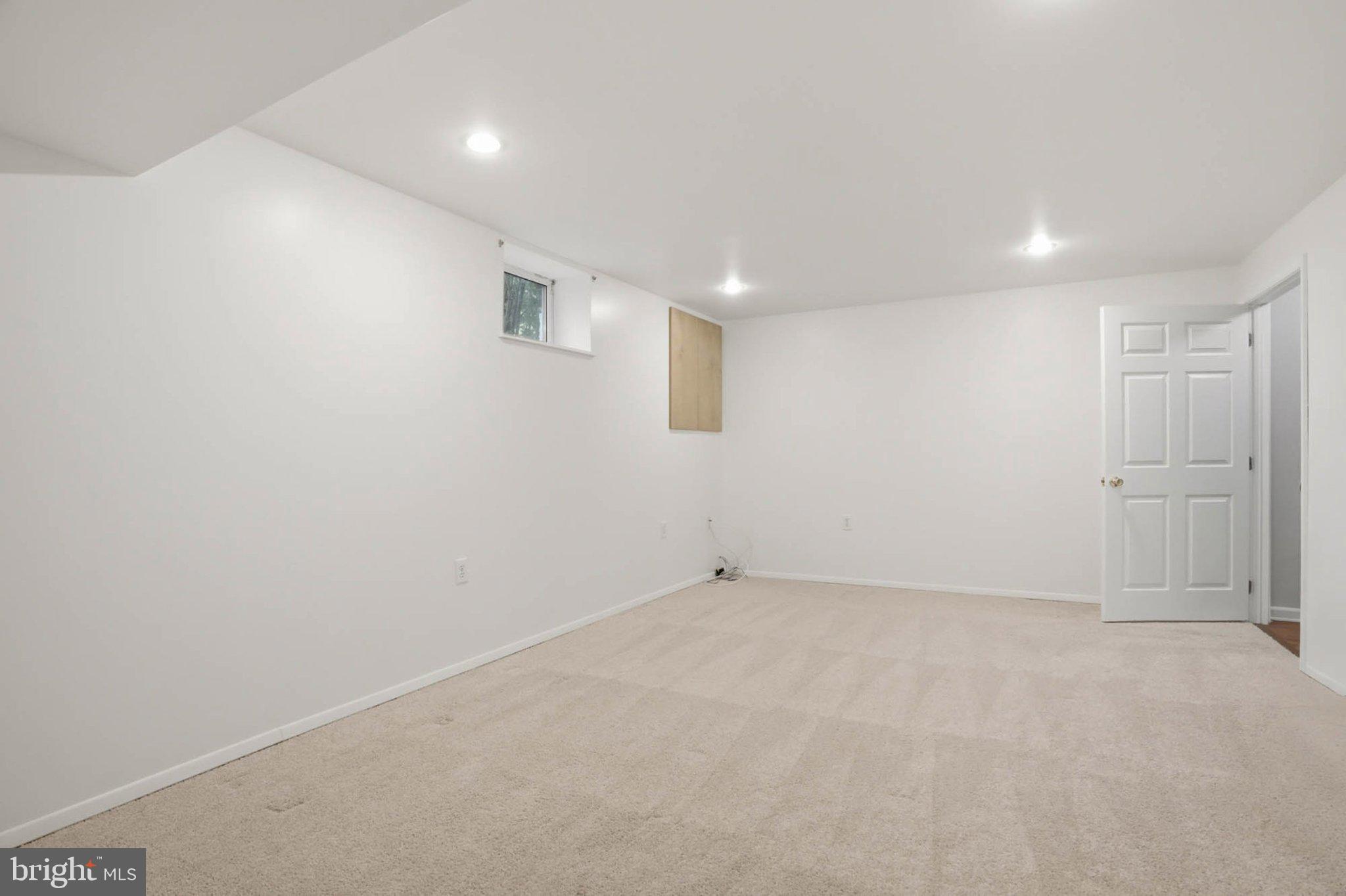 GREEN HILL MANOR - Residential