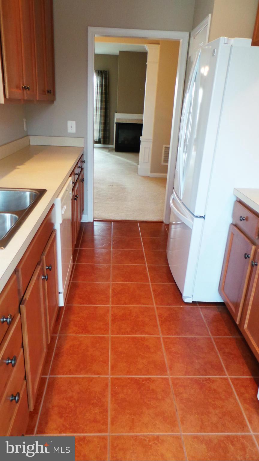 LAUREL HILL LANDBAY - Residential Lease