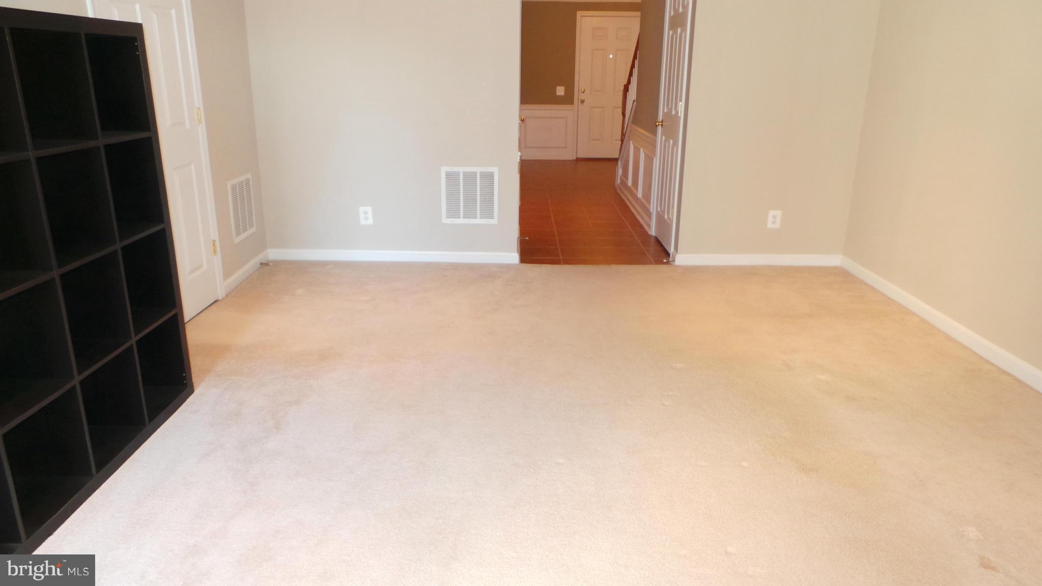 LAUREL HILL LANDBAY - Residential Lease