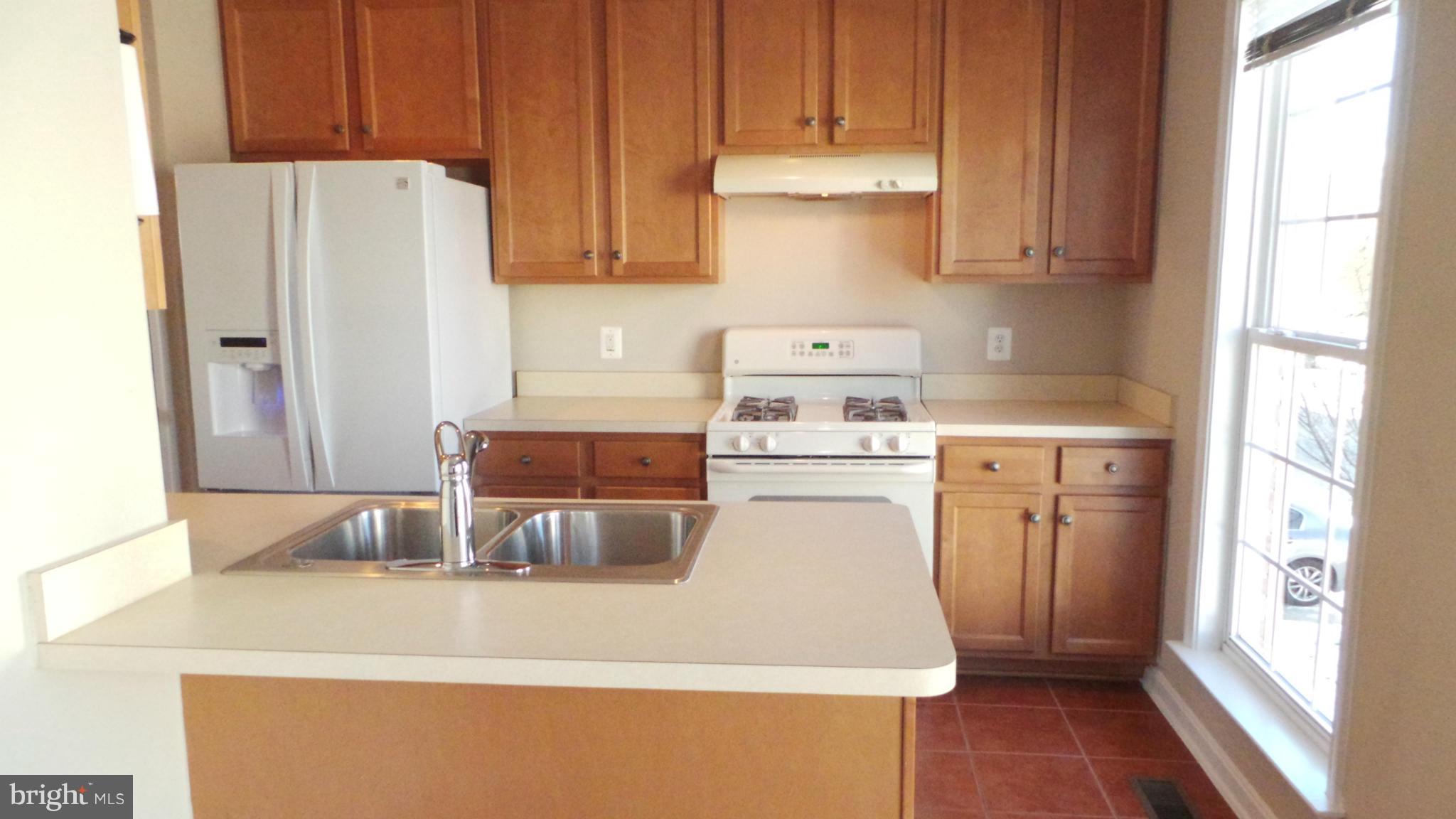 LAUREL HILL LANDBAY - Residential Lease