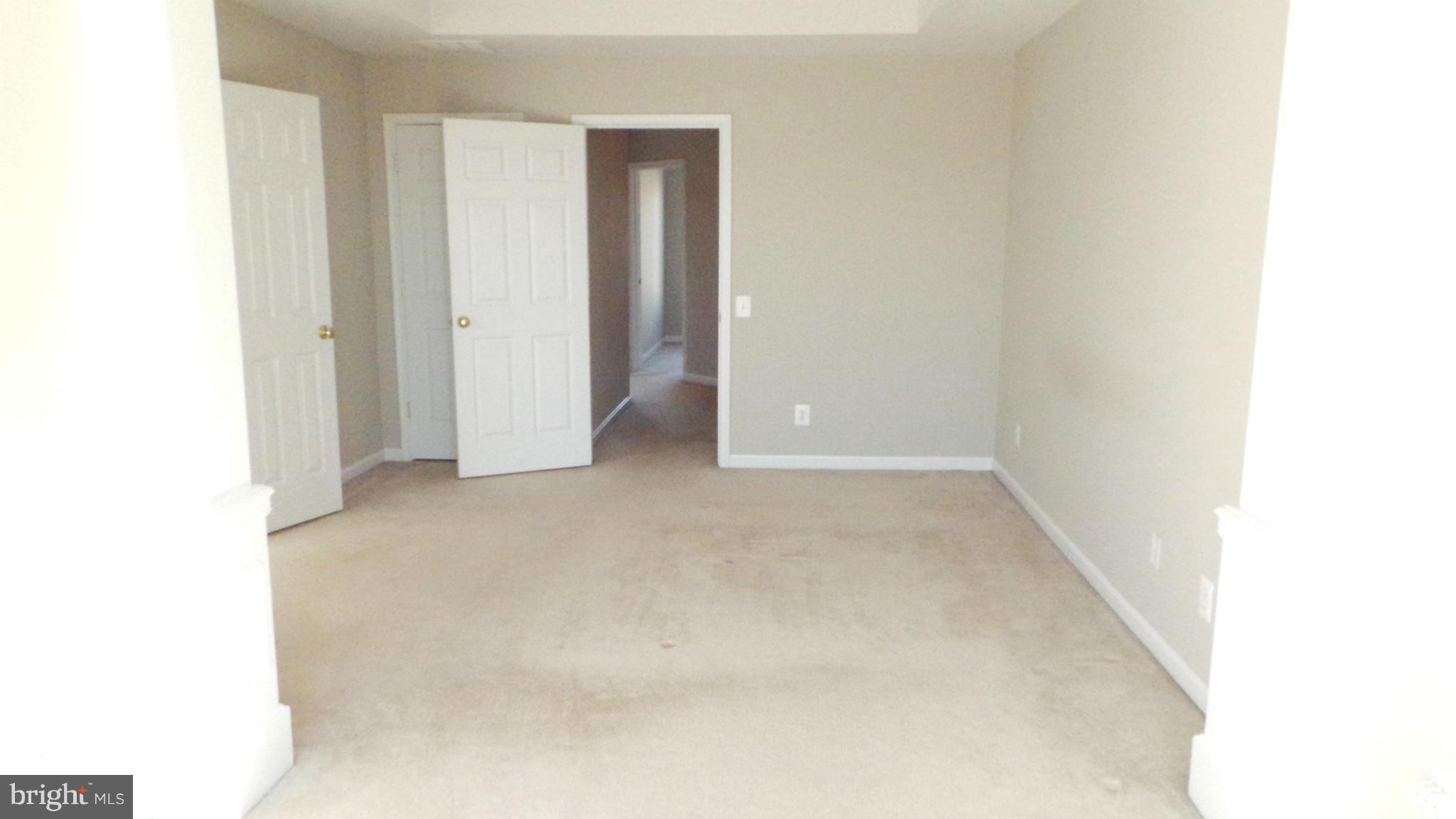 LAUREL HILL LANDBAY - Residential Lease