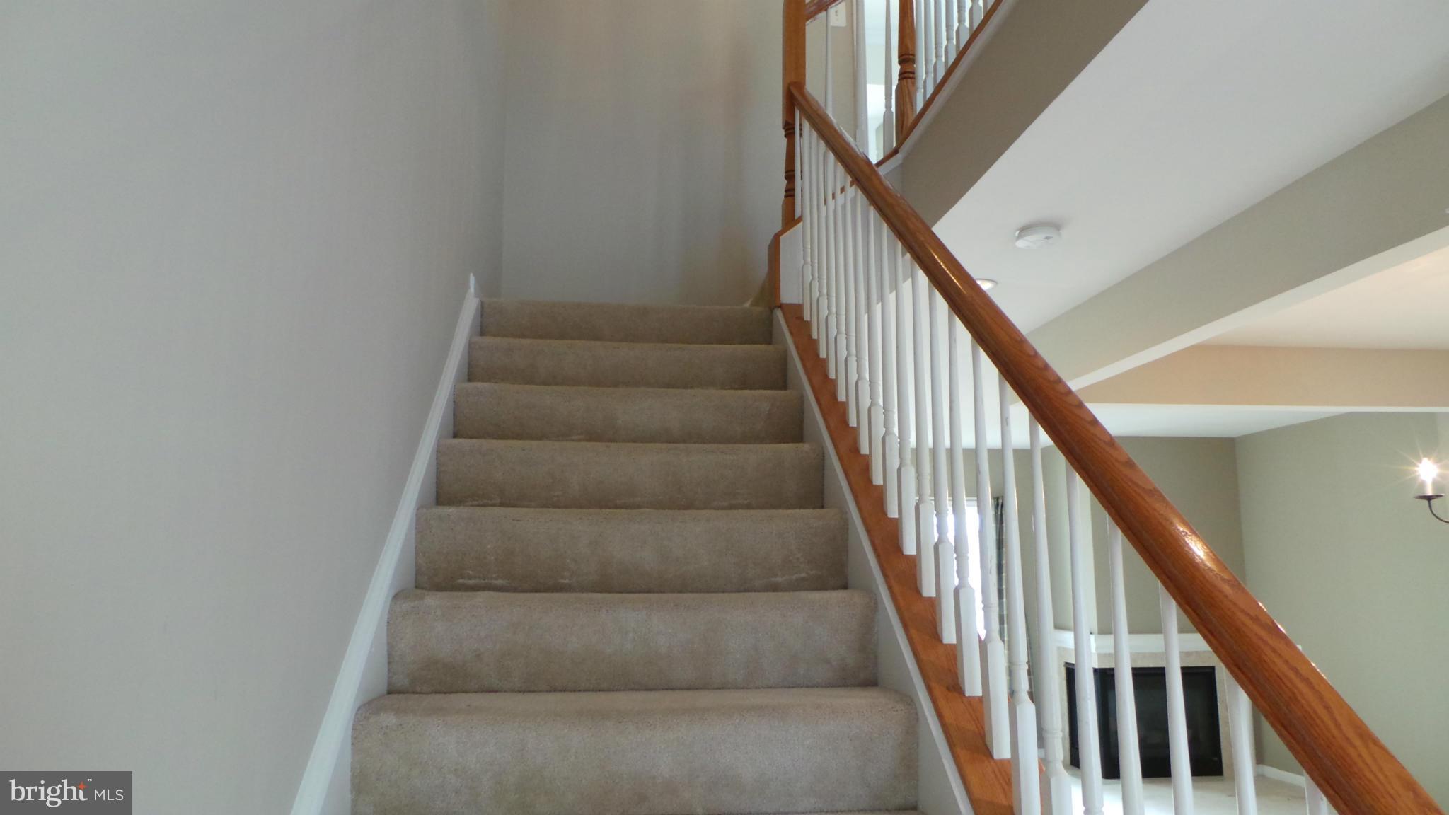 LAUREL HILL LANDBAY - Residential Lease