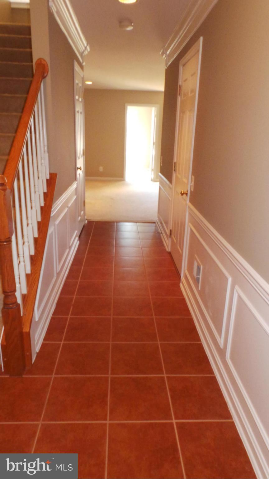 LAUREL HILL LANDBAY - Residential Lease