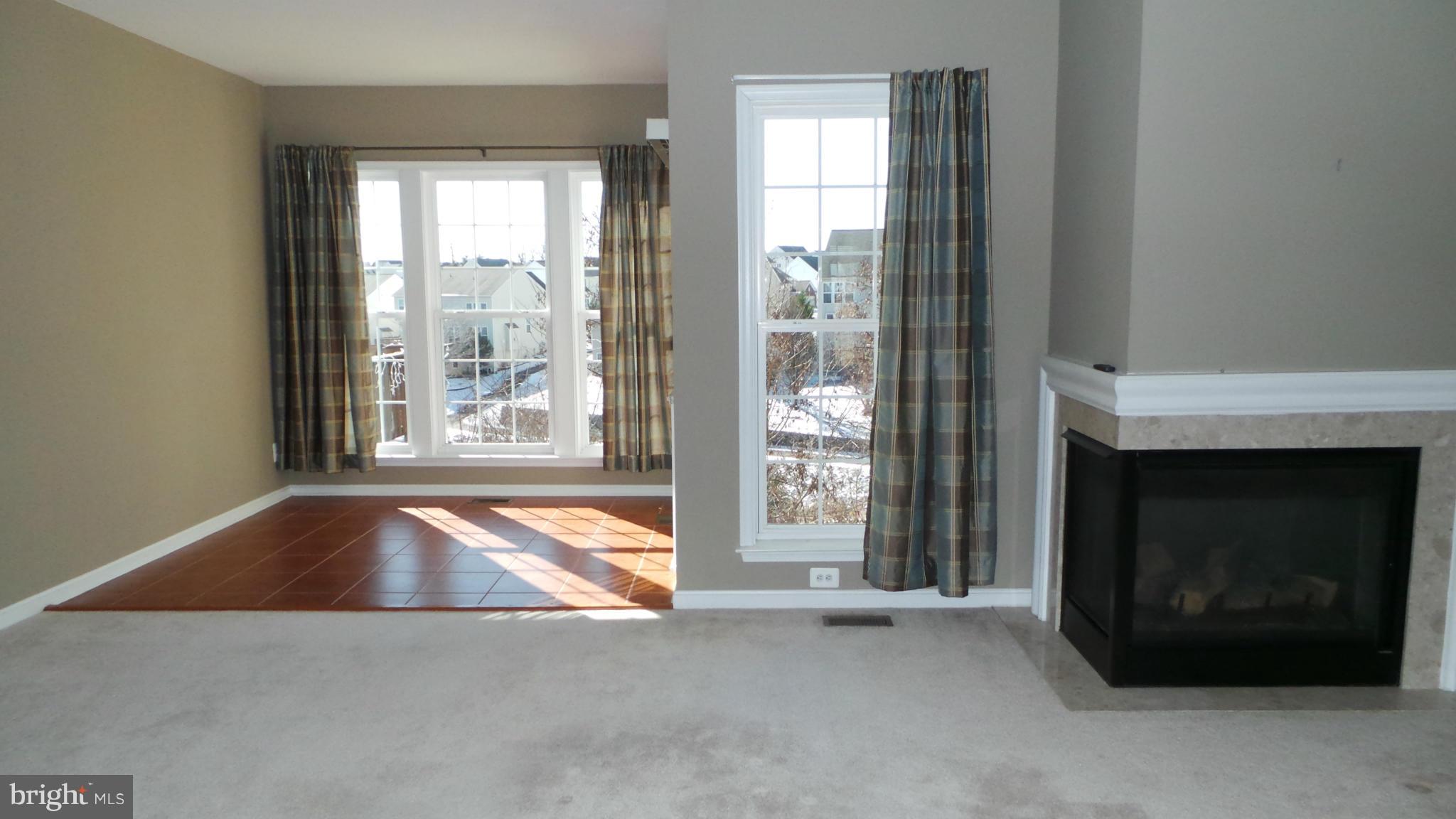 LAUREL HILL LANDBAY - Residential Lease