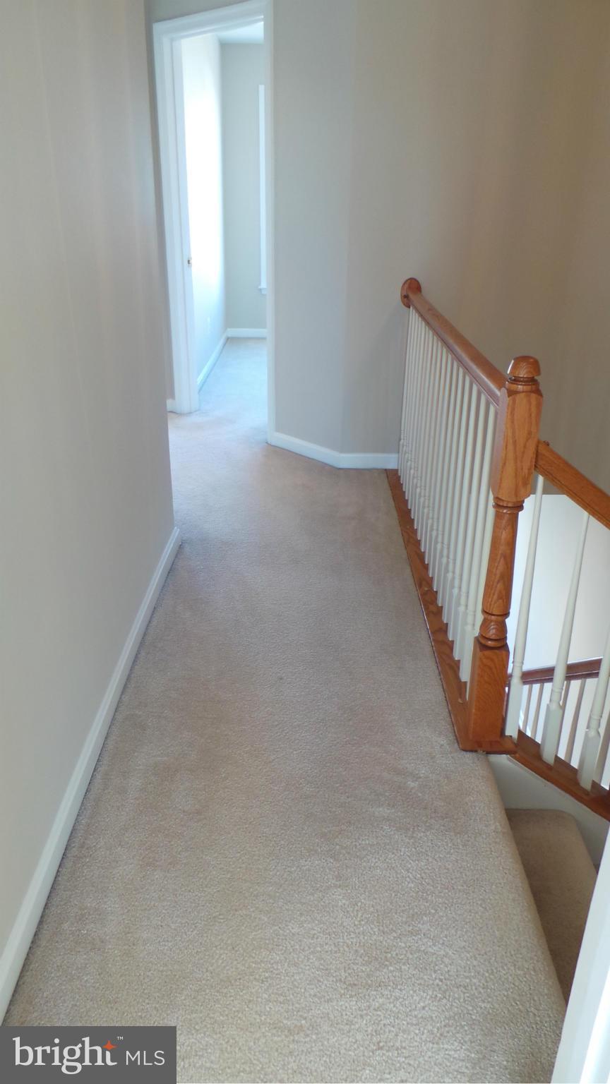 LAUREL HILL LANDBAY - Residential Lease