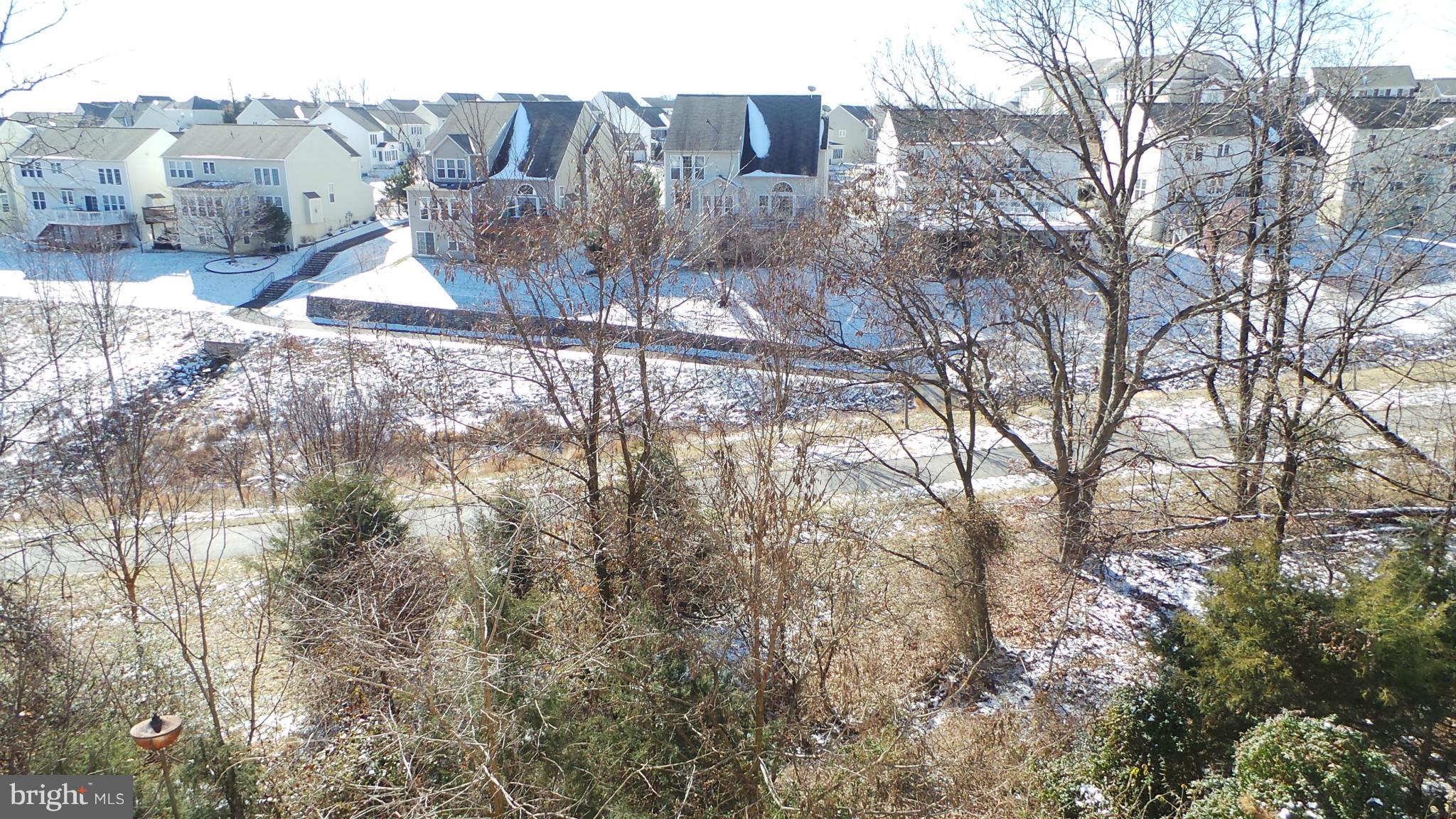 LAUREL HILL LANDBAY - Residential Lease