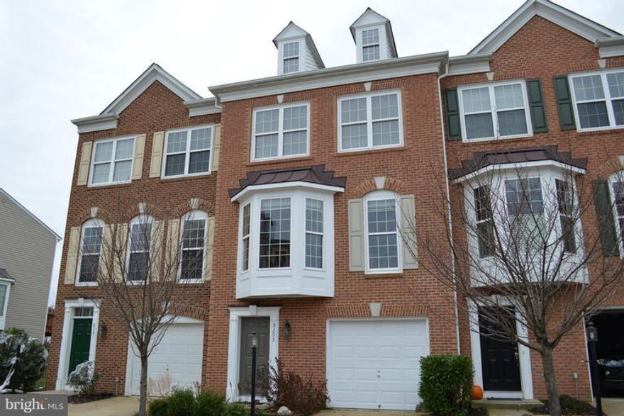 PRISTINE TH BACKING TO TREES & WALKING DISTANCE TO NEIGHBORHOOD AMENITIES! OPEN FLOOR PLAN WITH 3 BR'S 3.5BA'S* FORMAL LR & DR W 2 SIDED GAS FP* ADDL SITTING RM OFF OF LR W/ CERAMIC TILE* KITCHEN W UPGRADED APPLIANCES, PANTRY & BREAKFAST BAR* LRGE MASTER SUITE WITH TRAY CEILING, W/I CLOSET & SITTING RM* 2 ADDL BR'S W/ FULL BATH ON UL* LL REC ROOM W DEN & FULL BATH*,MOVE IN CONDITION