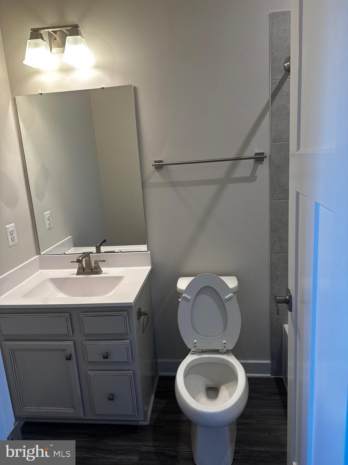 TANYARD SHORES - Residential Lease