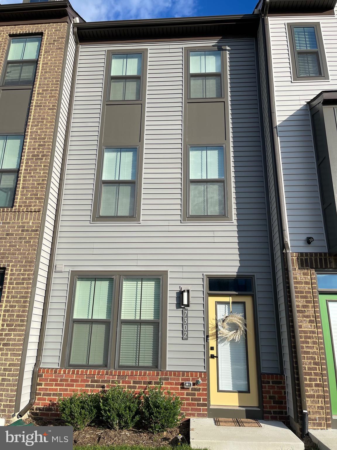 TANYARD SHORES - Residential Lease